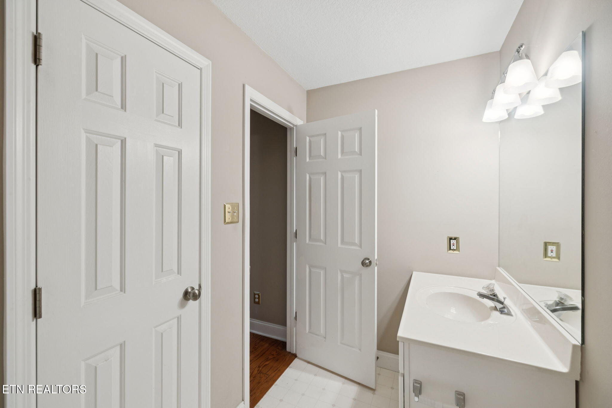 375 Paine Lake Drive Sevierville TN 37862