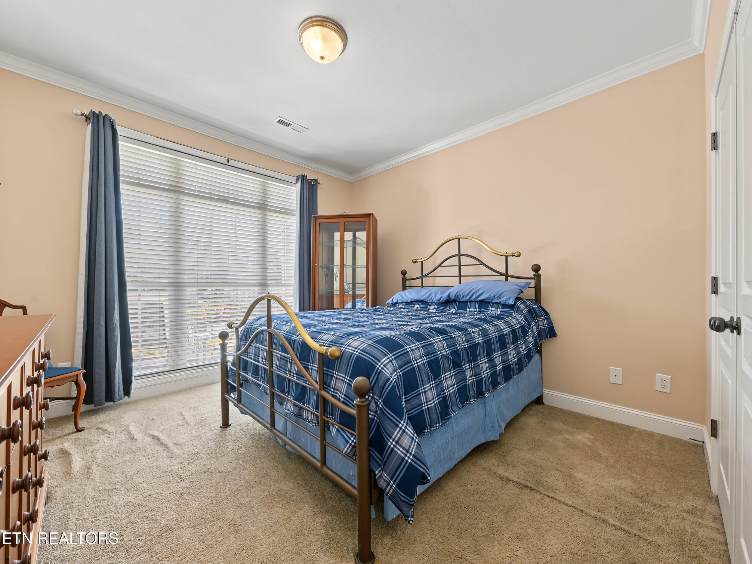 5090 Dovewood Way Knoxville TN 37918