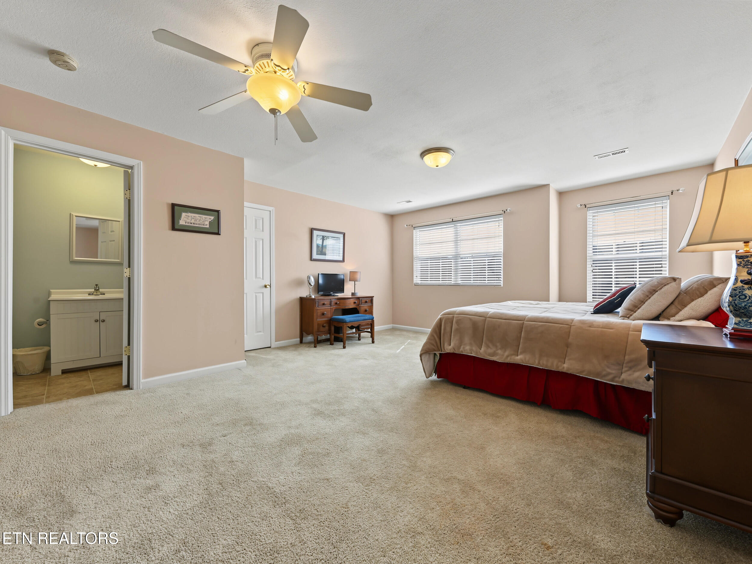 5090 Dovewood Way Knoxville TN 37918