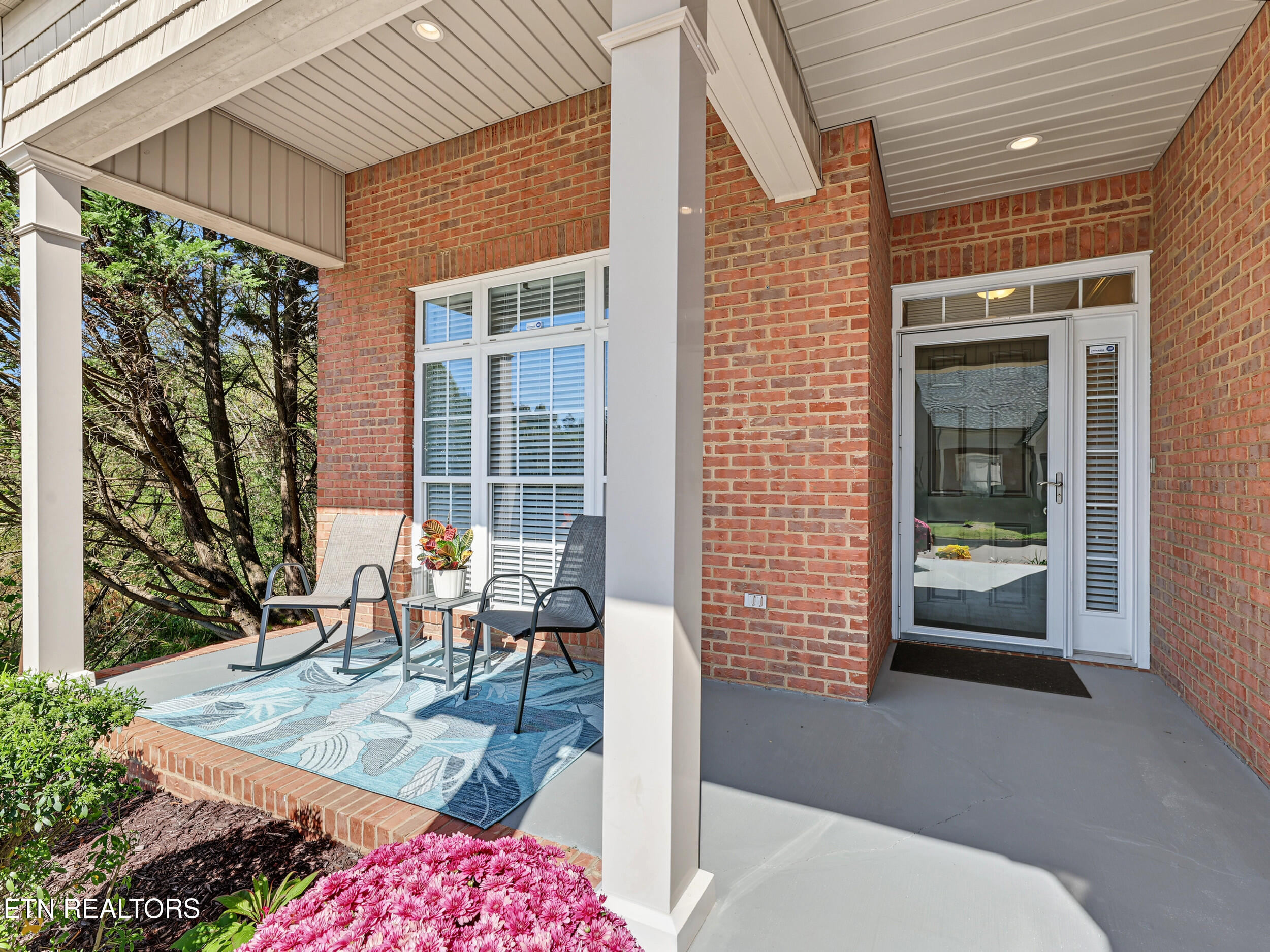 5090 Dovewood Way Knoxville TN 37918