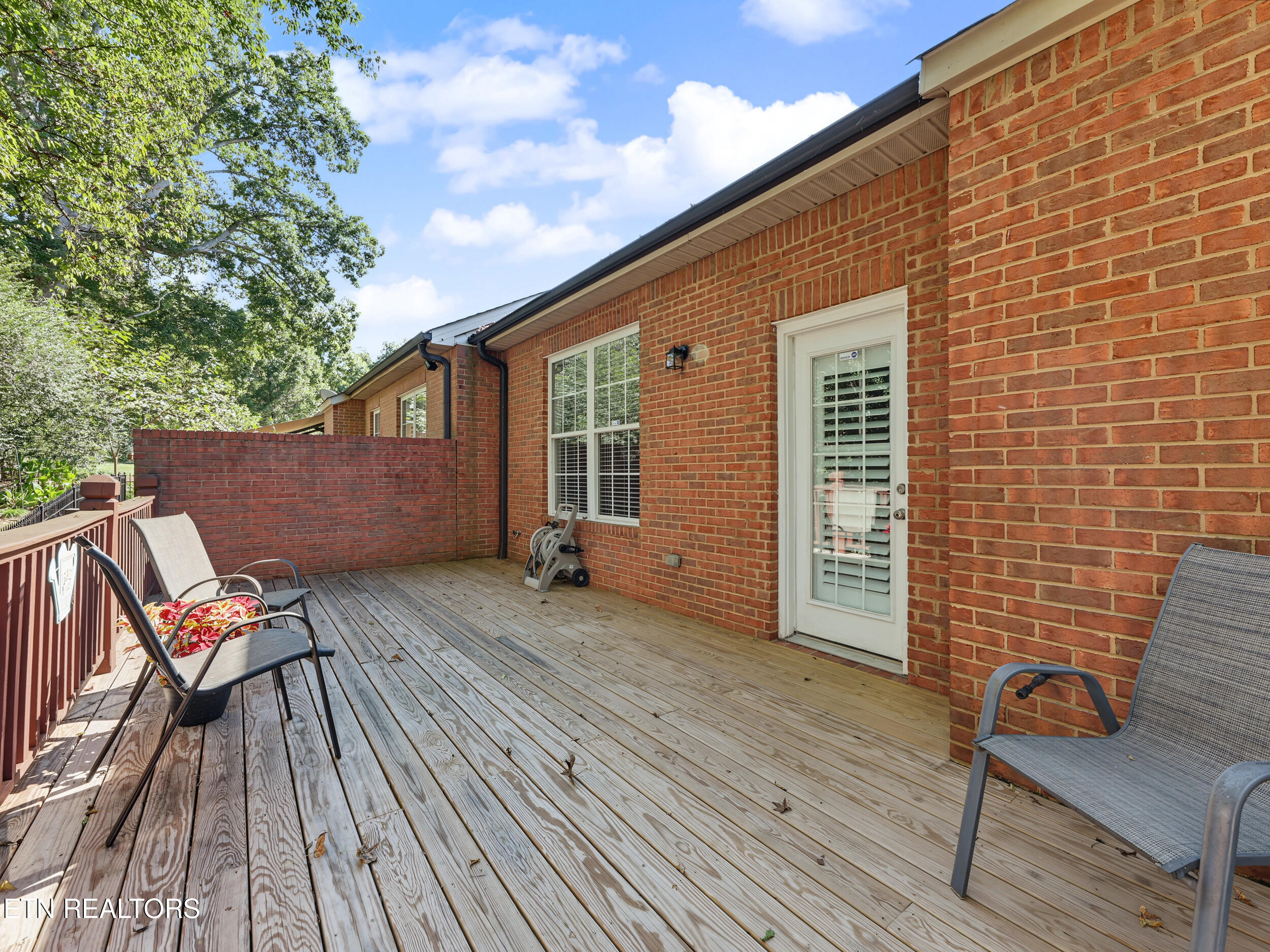 5090 Dovewood Way Knoxville TN 37918