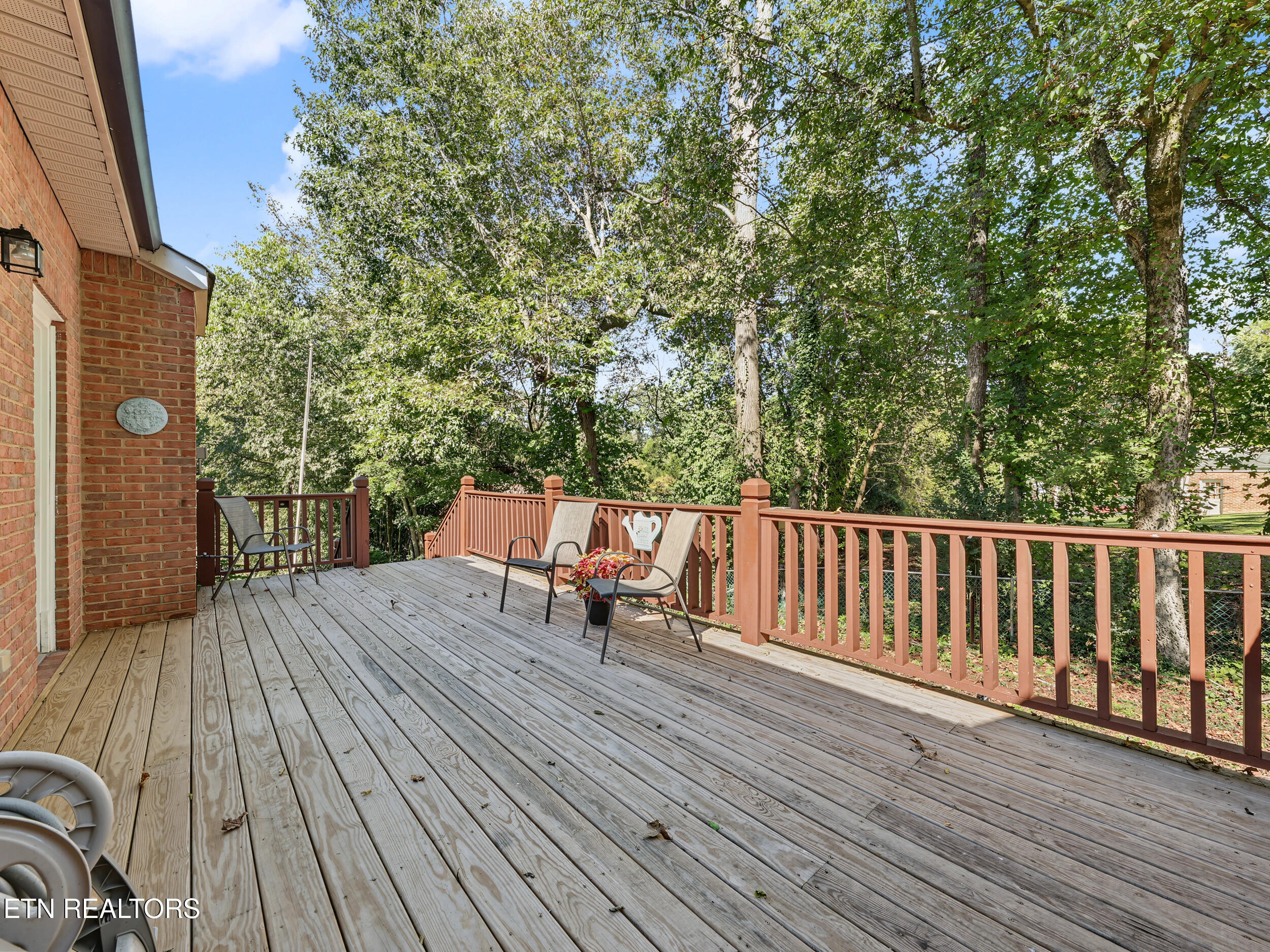 5090 Dovewood Way Knoxville TN 37918