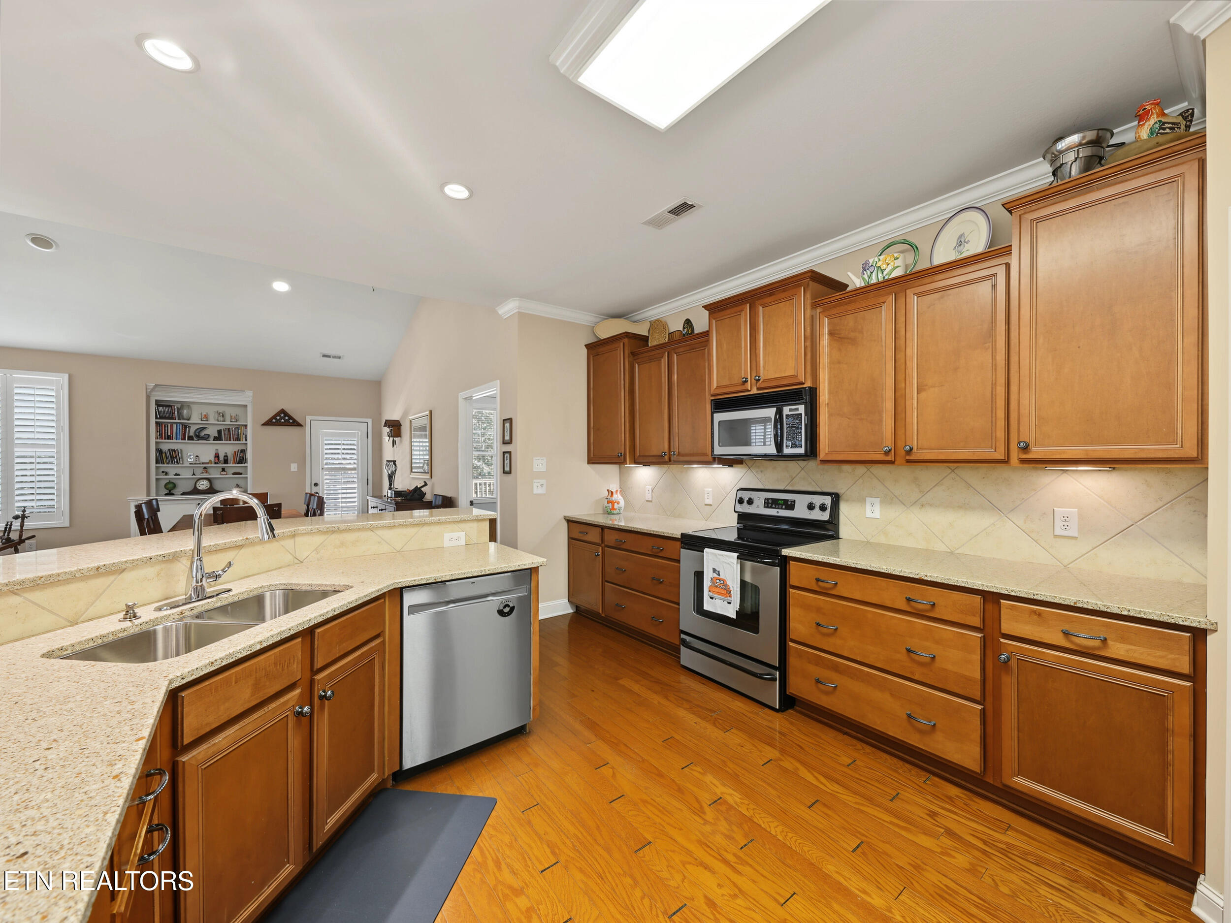 5090 Dovewood Way Knoxville TN 37918