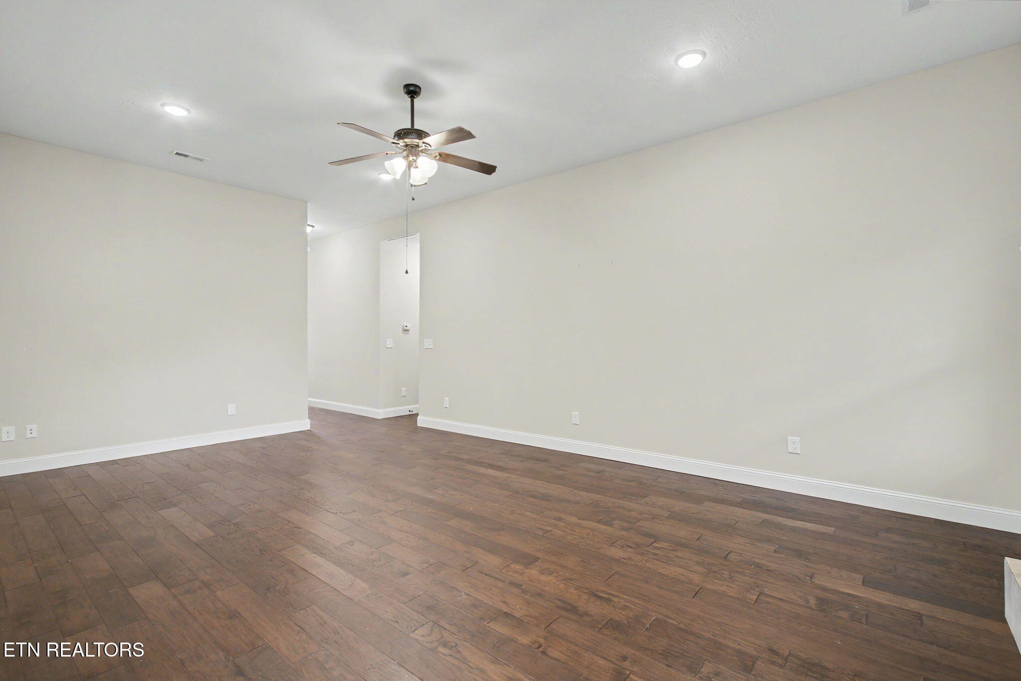 1120 Fellin View Way Sevierville TN 37876