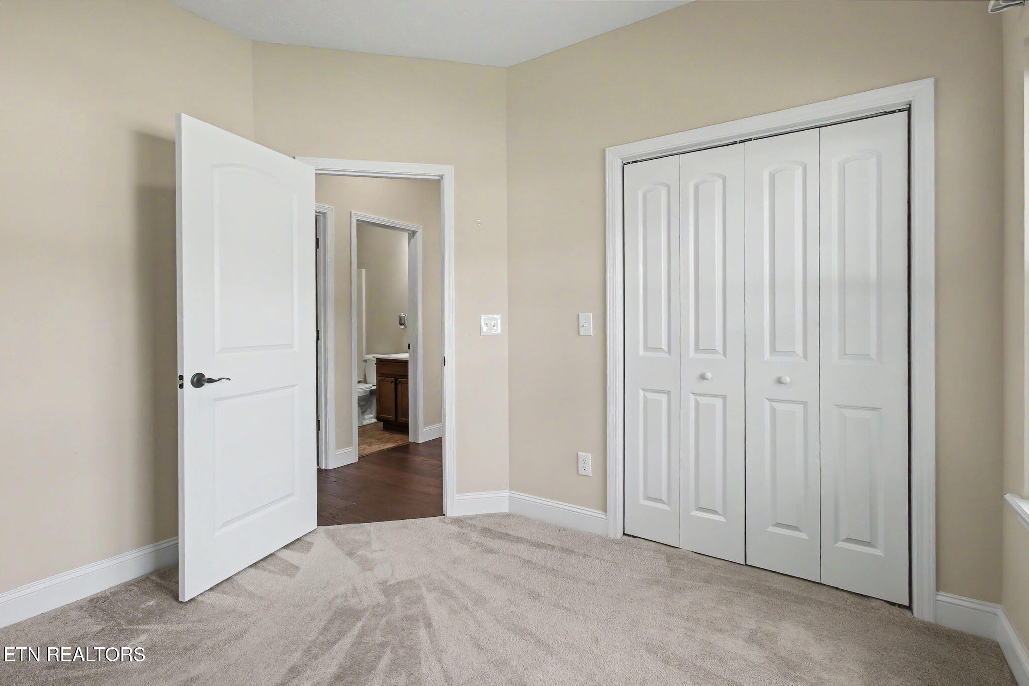 1120 Fellin View Way Sevierville TN 37876