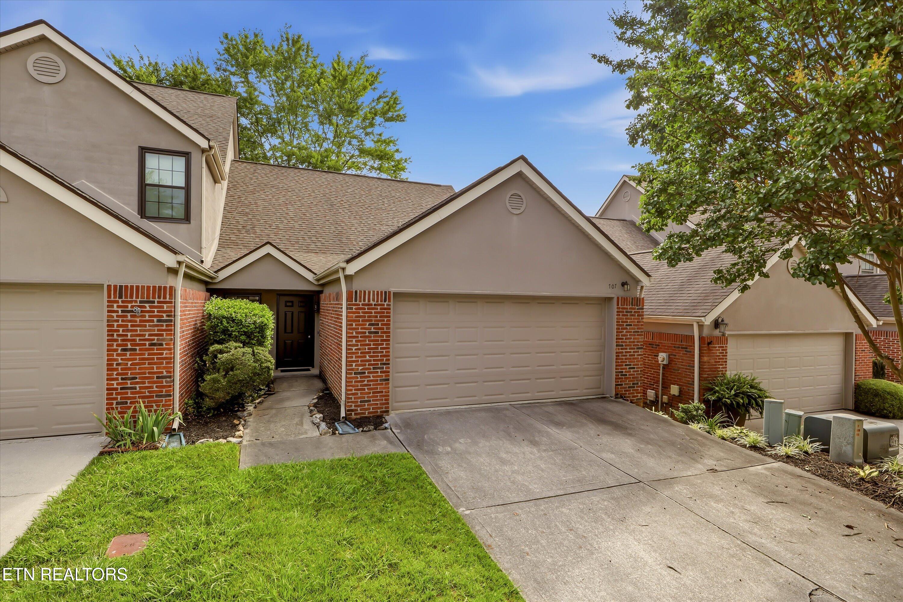 Knoxville TN, 707 Farragut Commons Drive