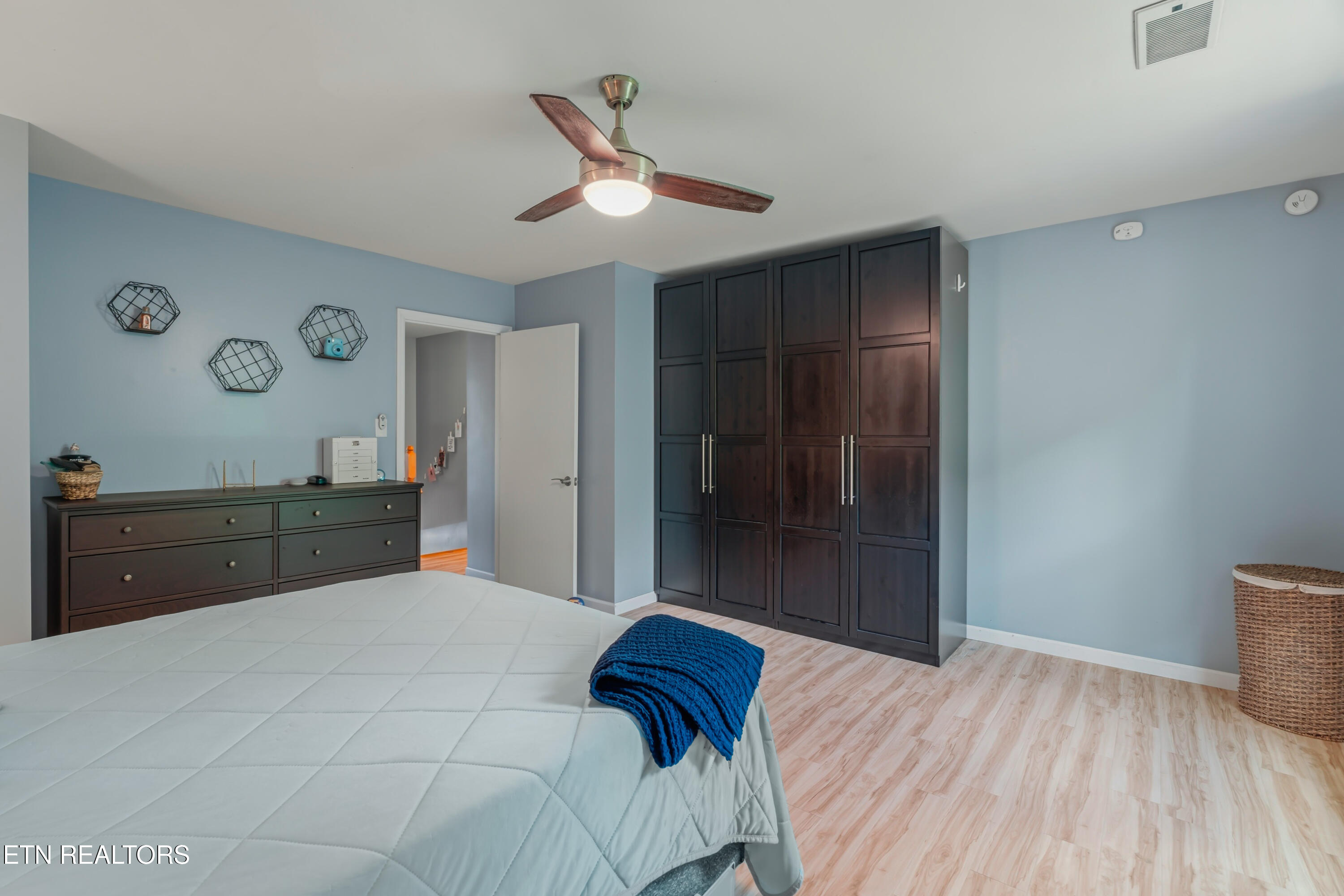 7021 Traditional Drive Knoxville TN 37909