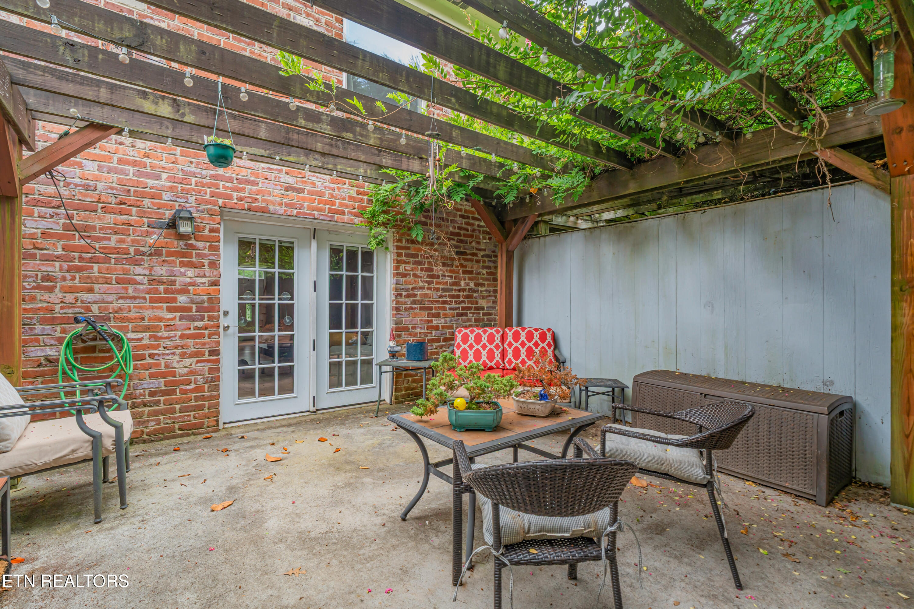 7021 Traditional Drive Knoxville TN 37909