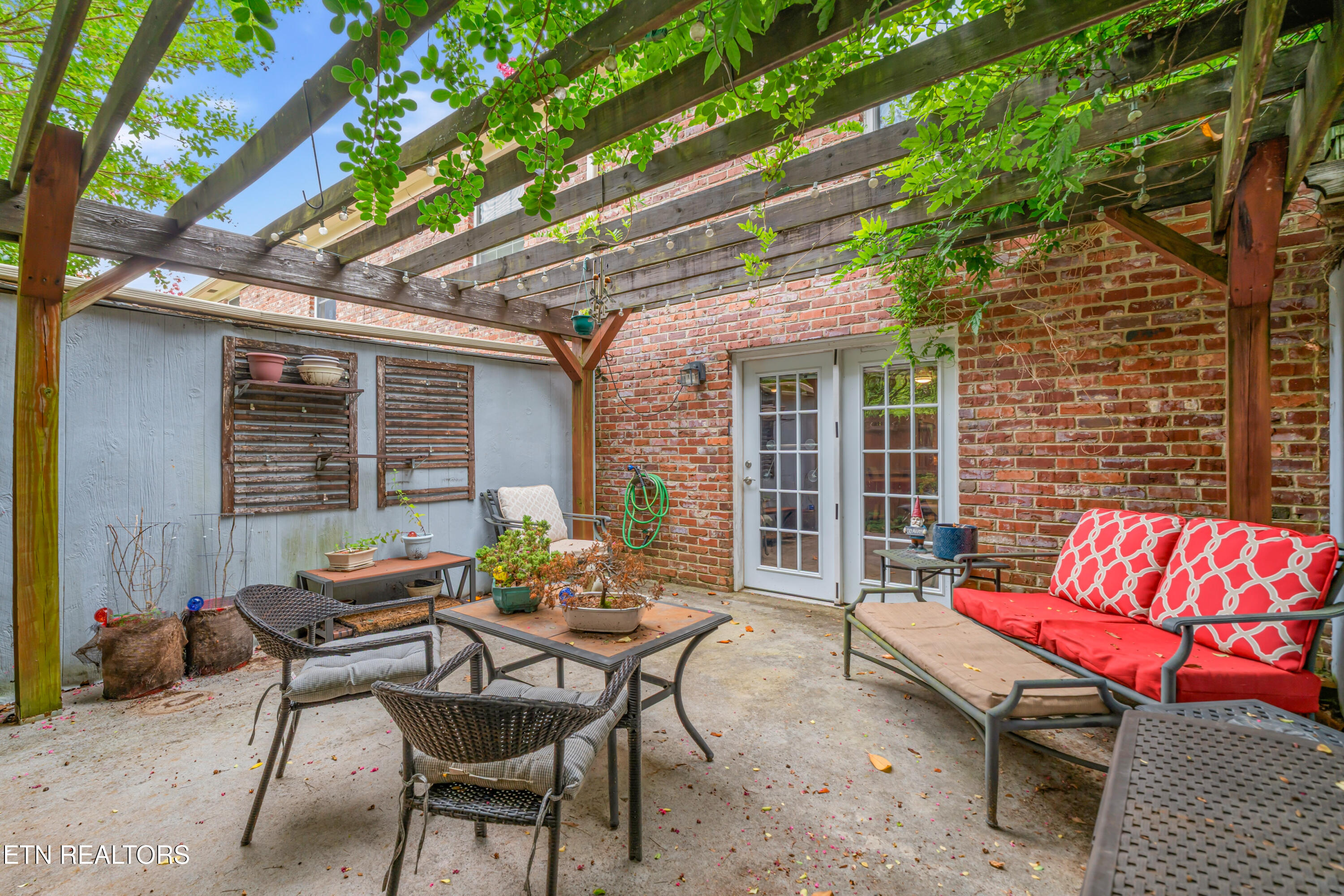 7021 Traditional Drive Knoxville TN 37909