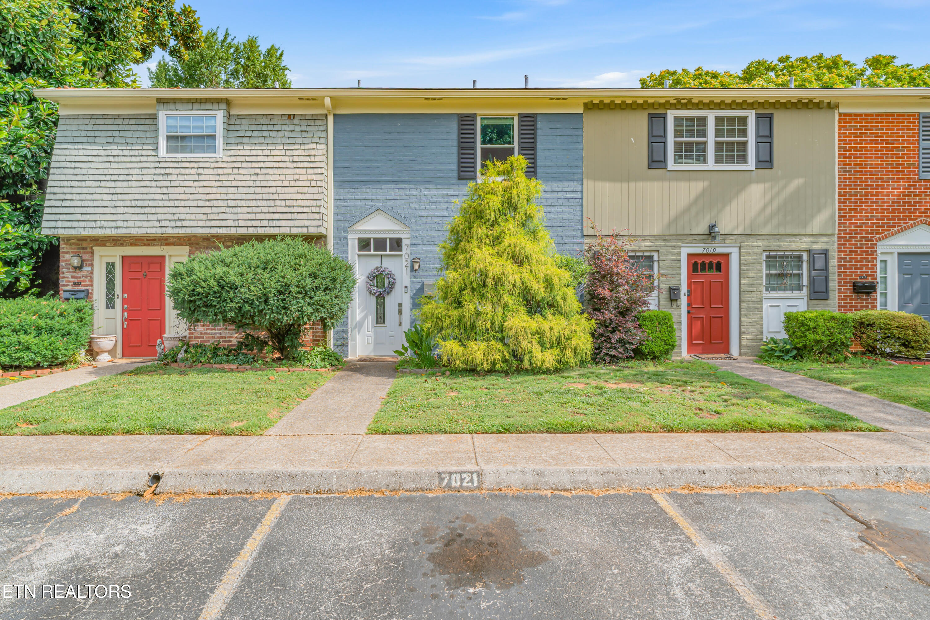 7021 Traditional Drive Knoxville TN 37909