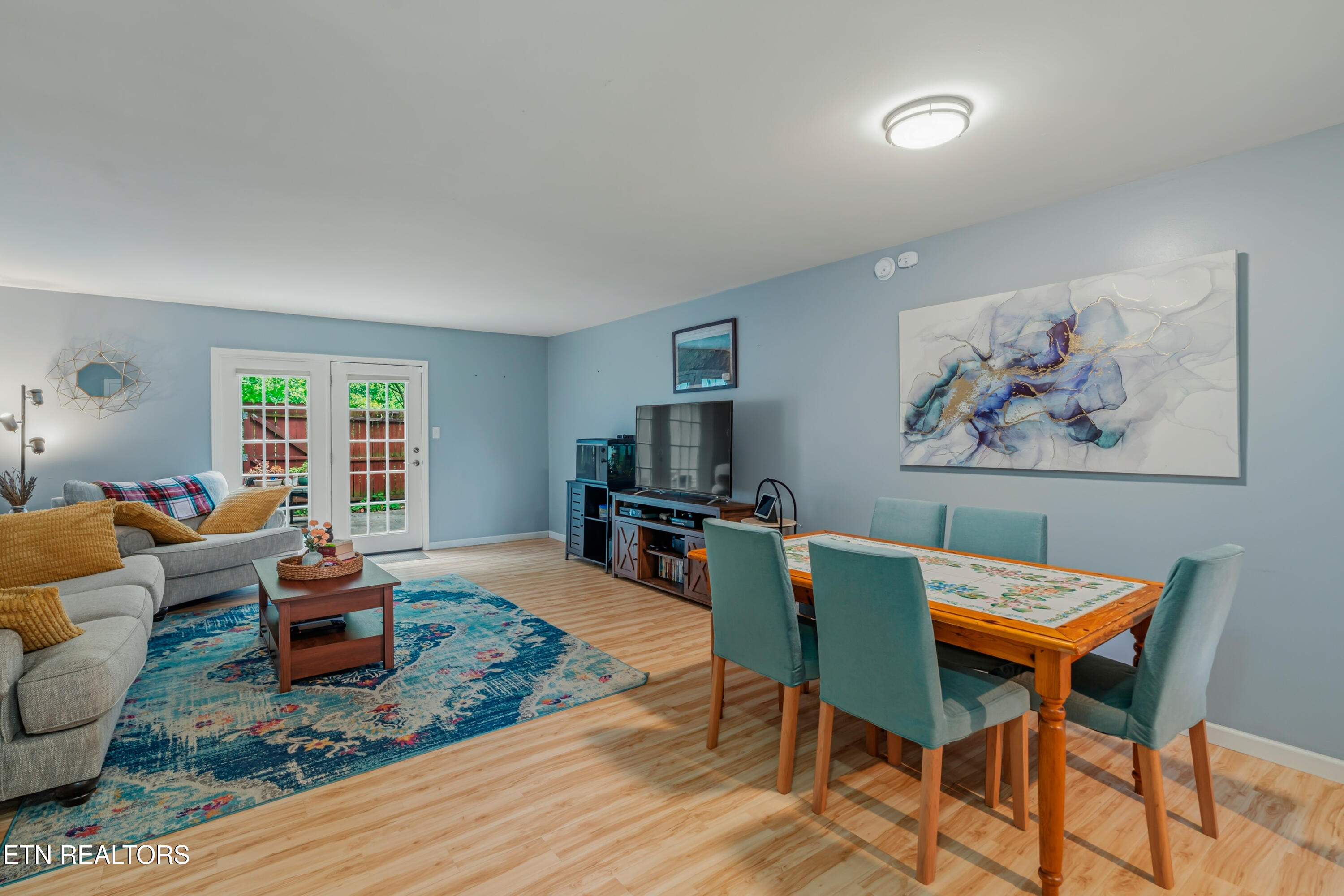 7021 Traditional Drive Knoxville TN 37909