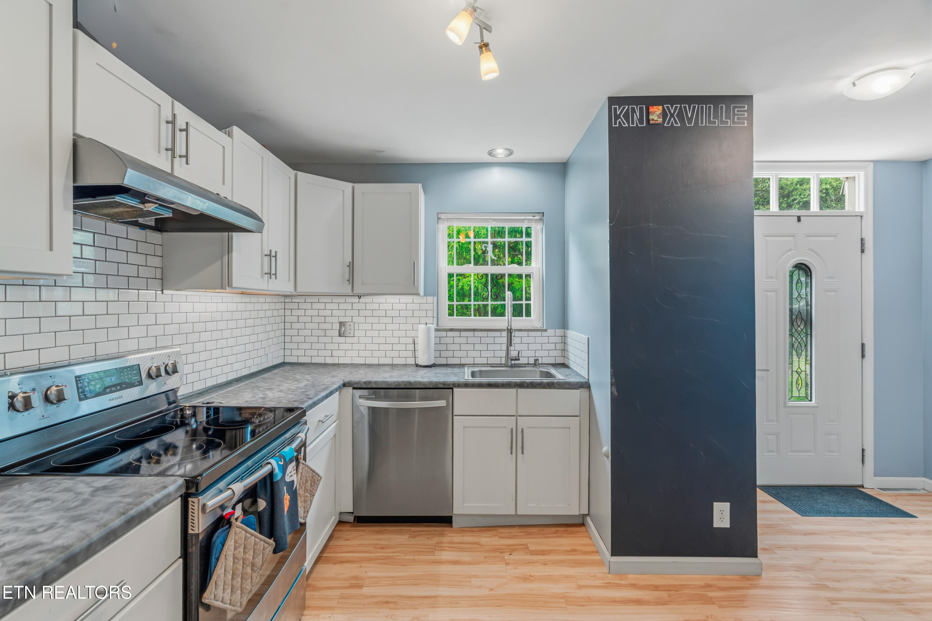 7021 Traditional Drive Knoxville TN 37909
