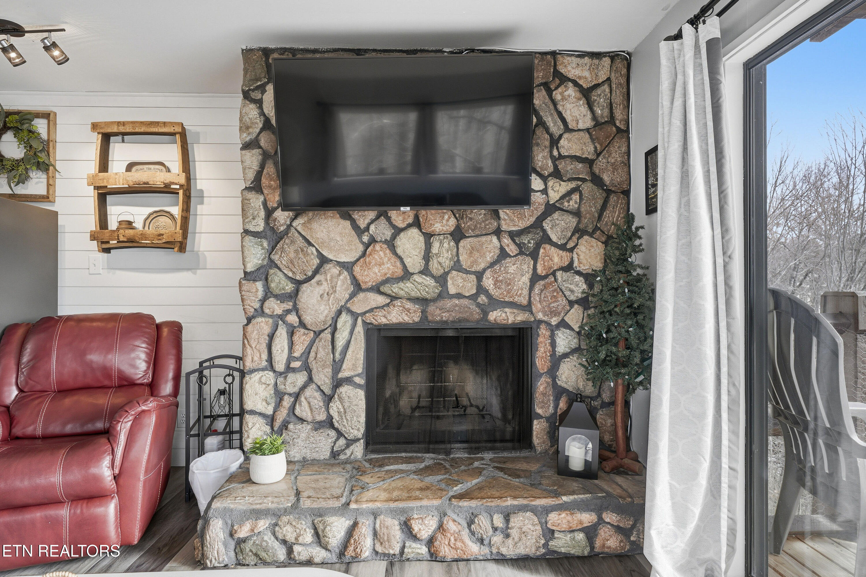 1081 Cove Road Sevierville TN 37876