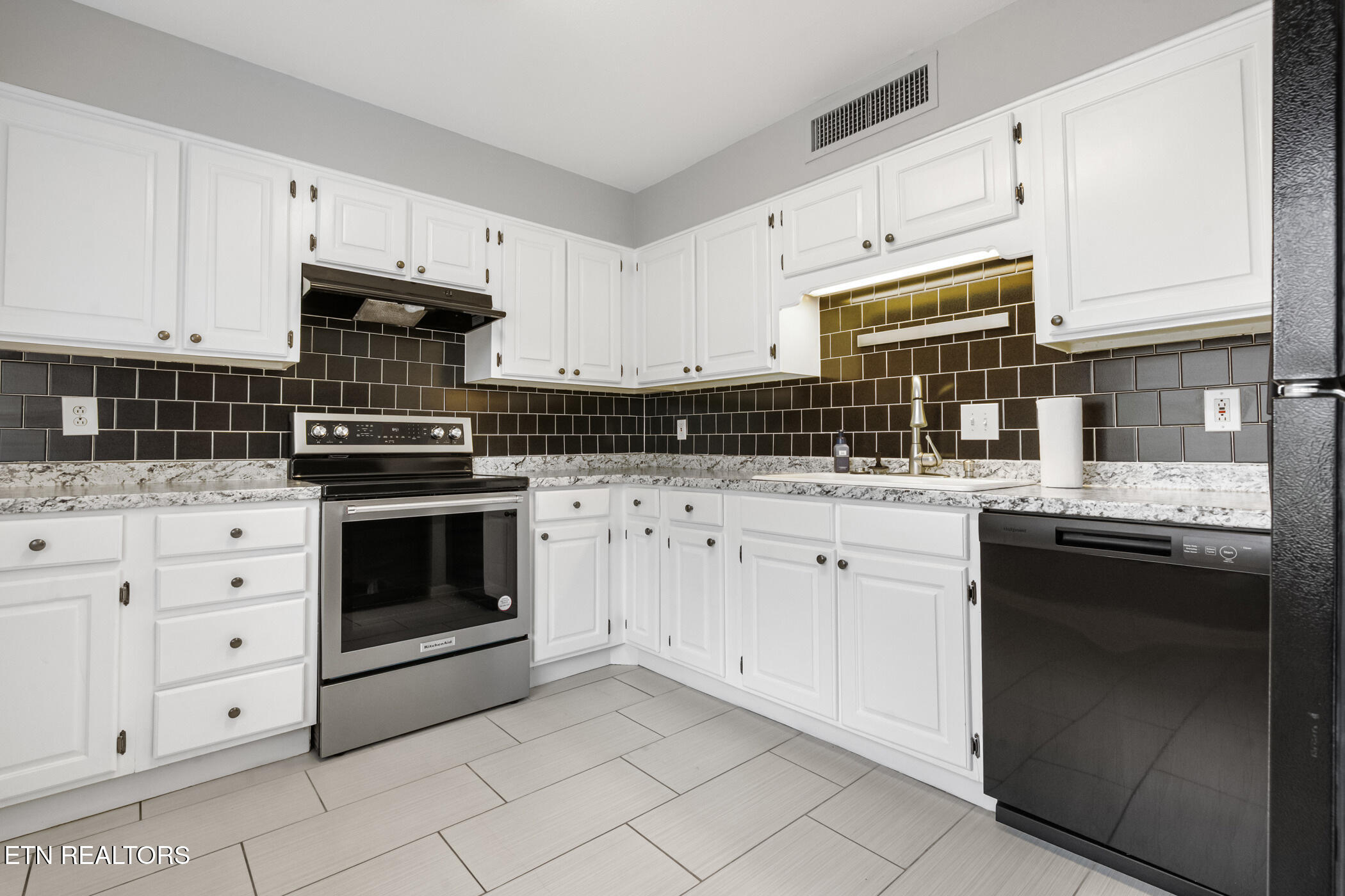 1900 Cherokee Bluff Drive Knoxville TN 37920