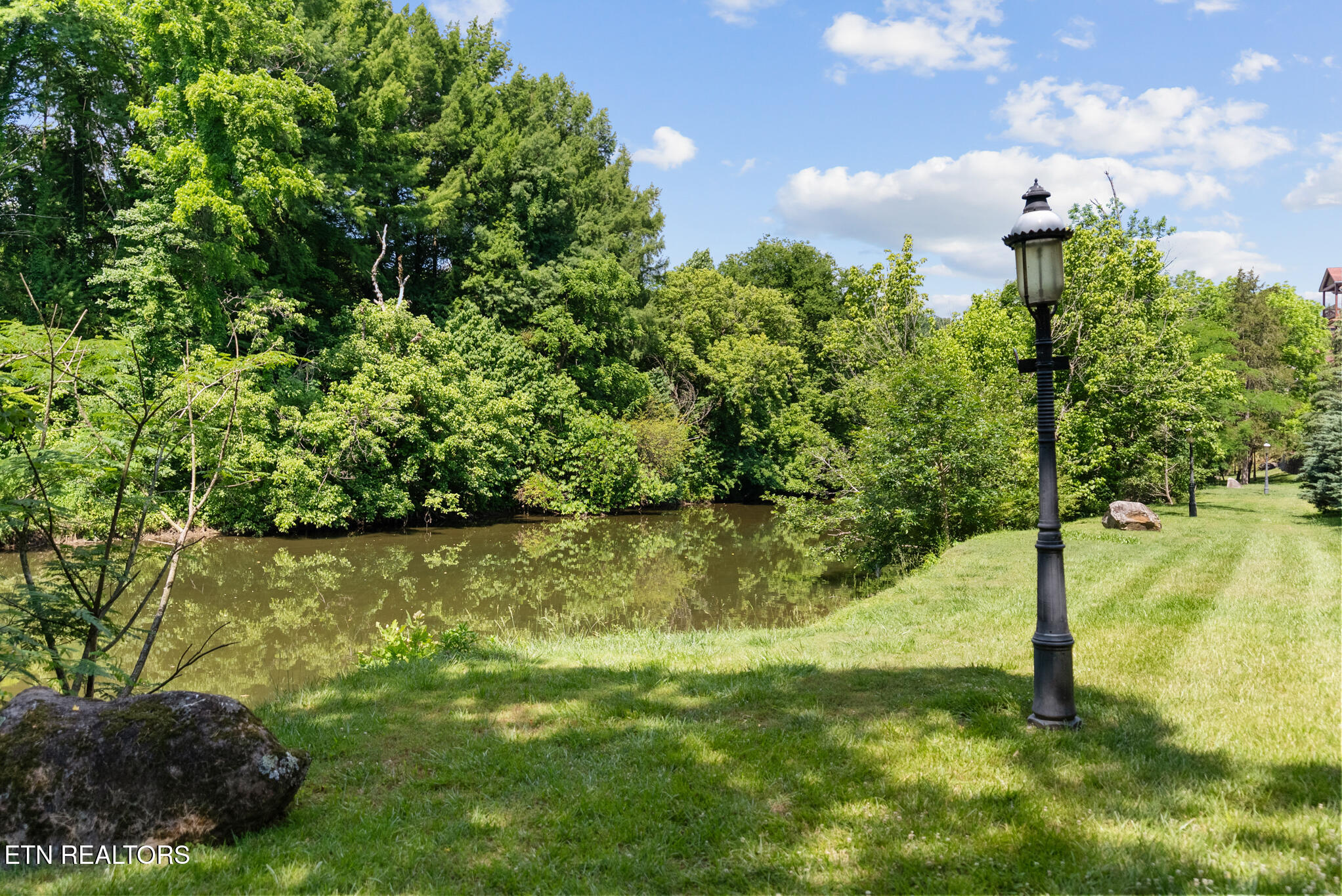 527 River Place Way Sevierville TN 37862