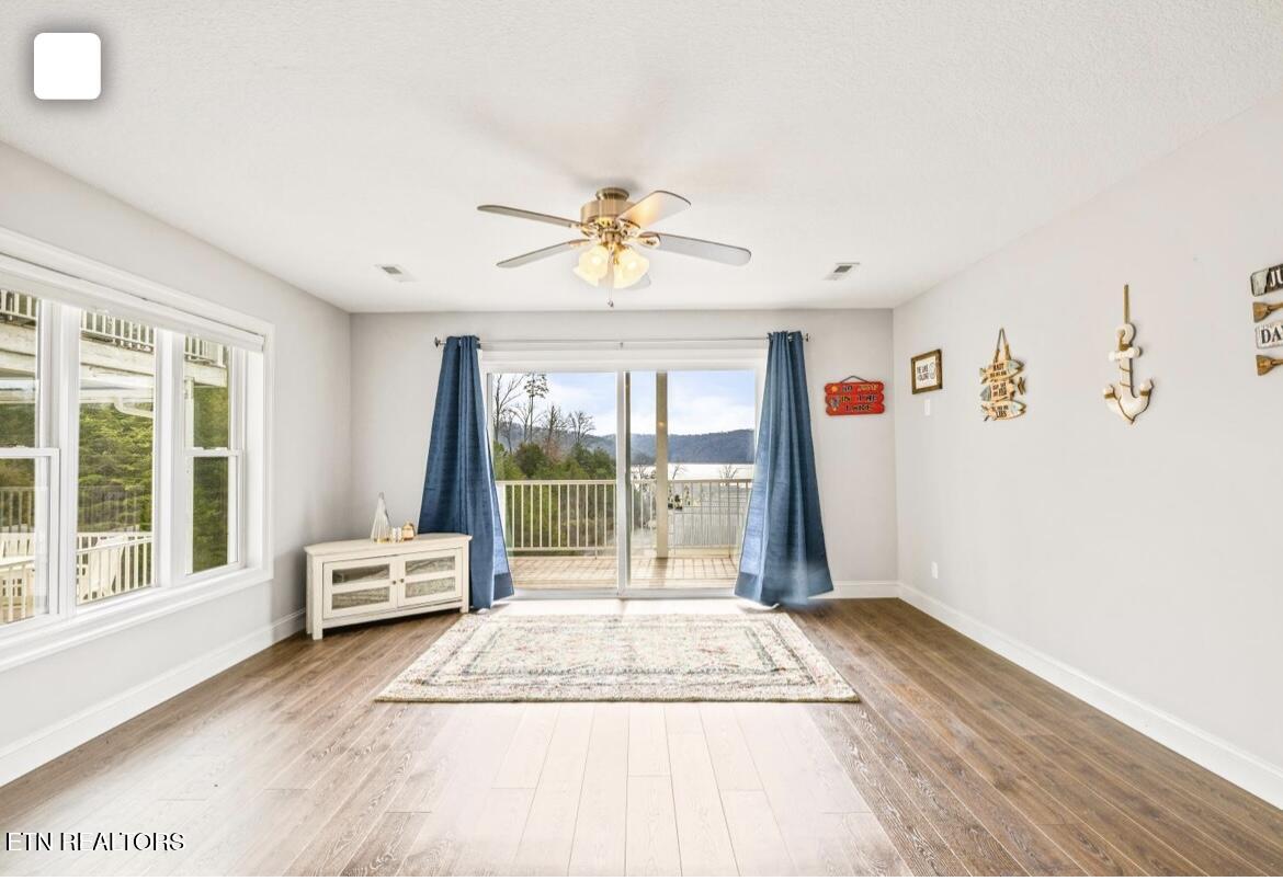 131 N Deer Village Lane Lafollette TN 37766