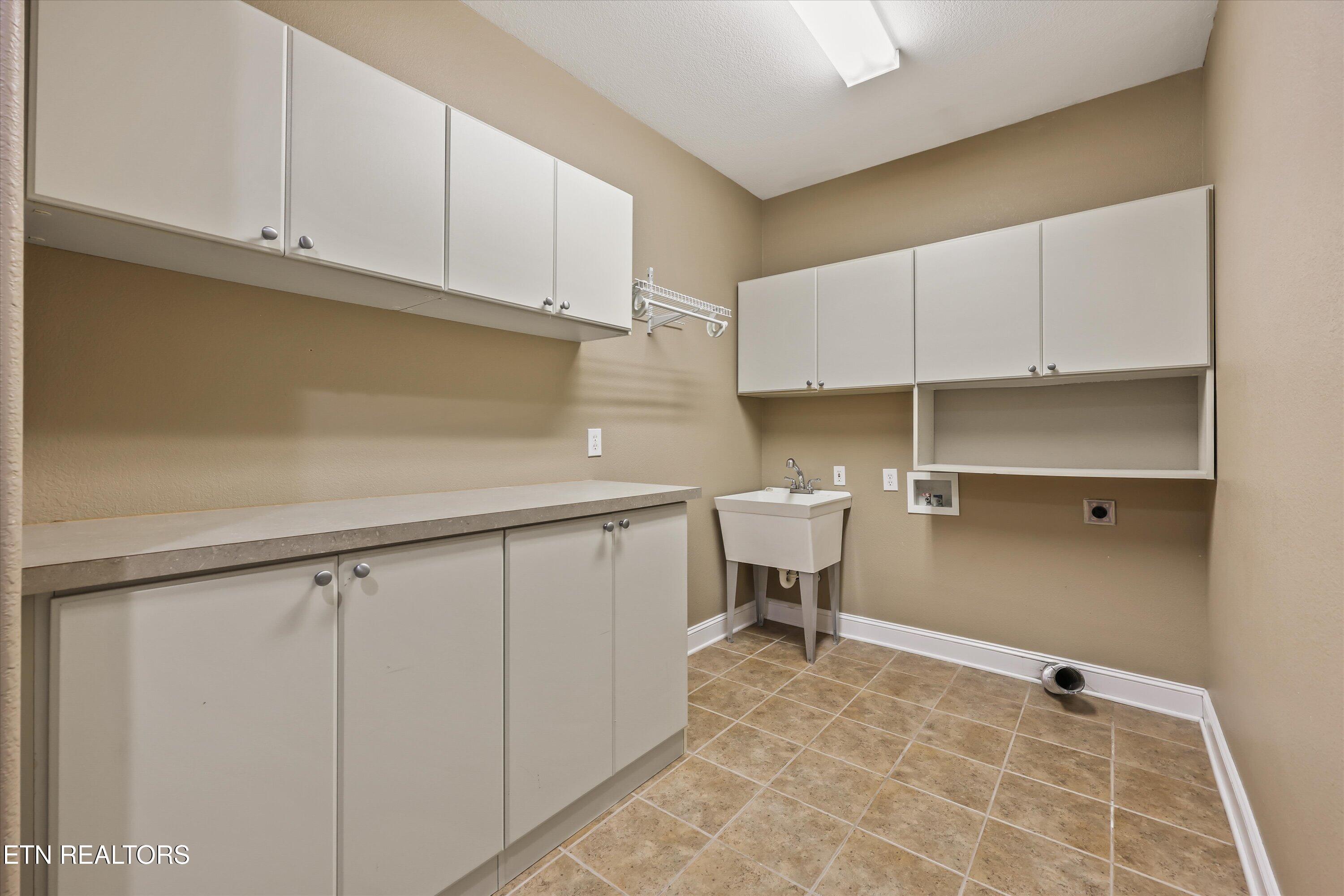 225 Waterford Circle Lenoir City TN 37772
