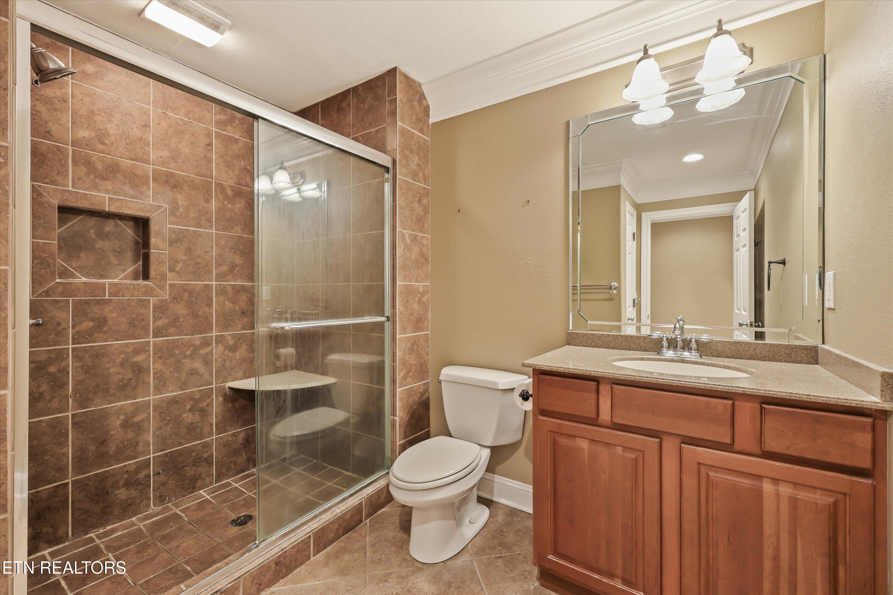 225 Waterford Circle Lenoir City TN 37772