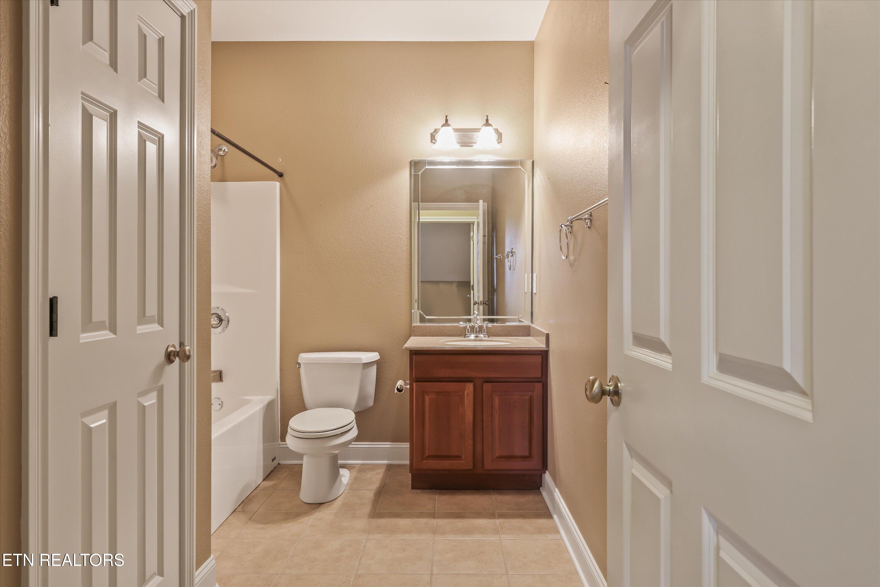 225 Waterford Circle Lenoir City TN 37772
