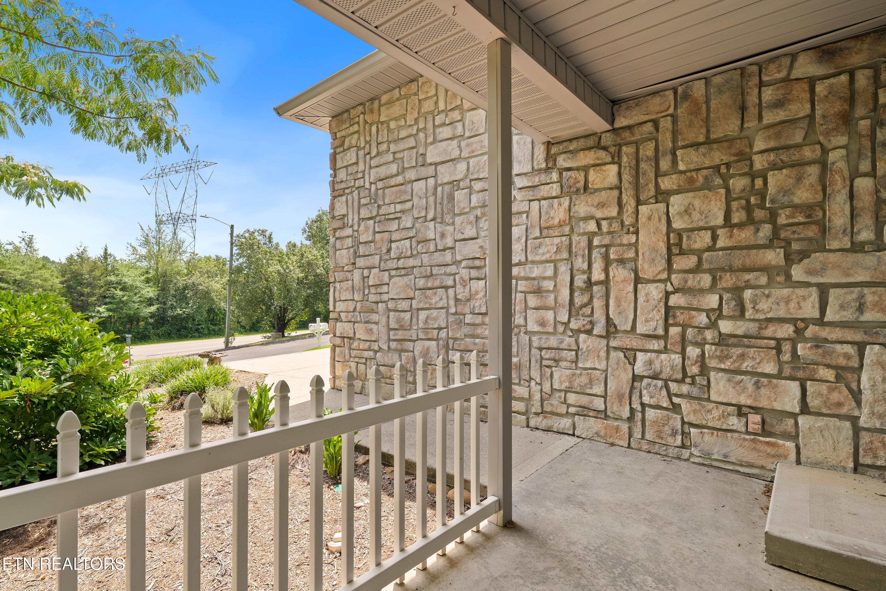 80 Pear Tree Lane Loudon TN 37774