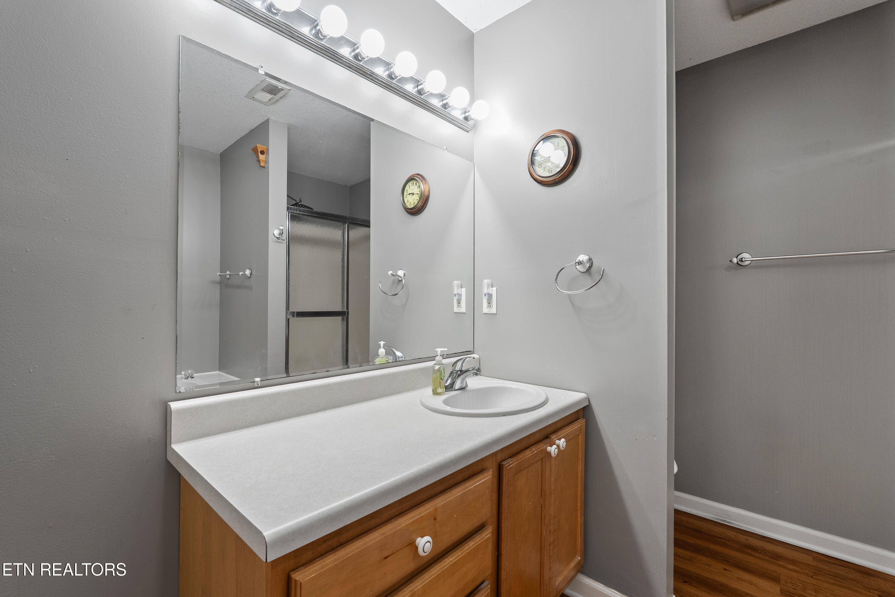 80 Pear Tree Lane Loudon TN 37774