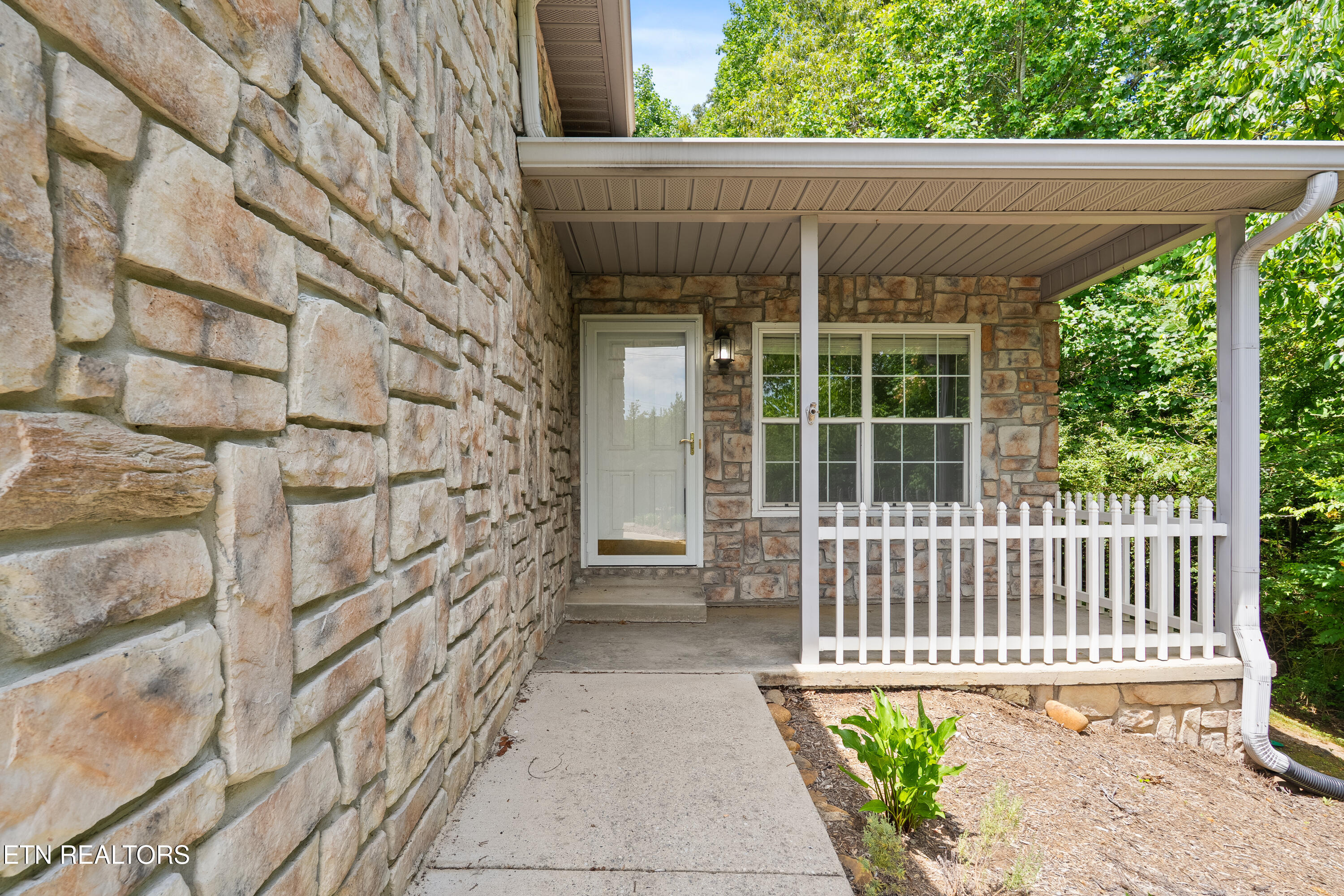 80 Pear Tree Lane Loudon TN 37774