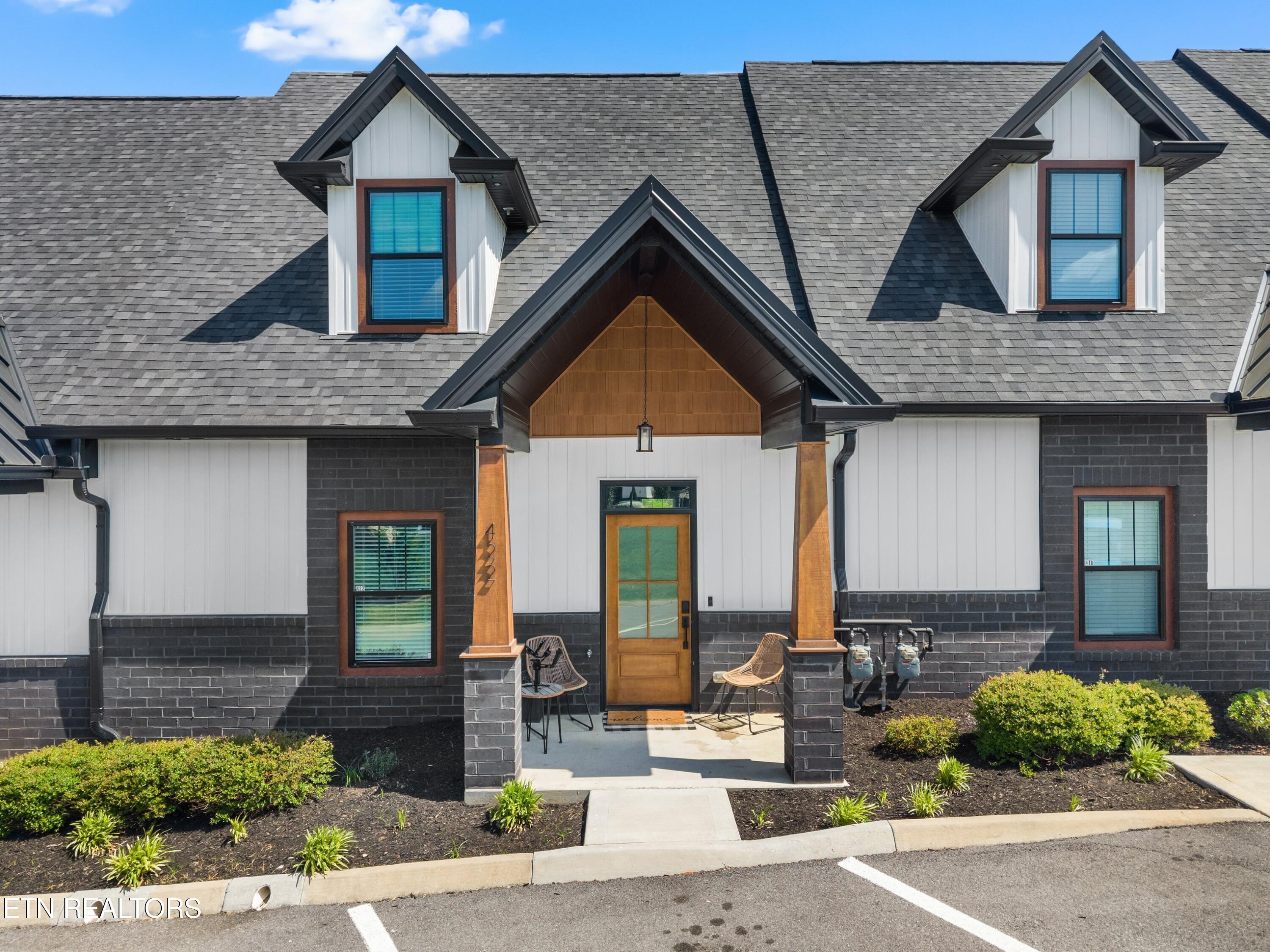 422 Fleeta Williams Way Pigeon Forge TN 37862