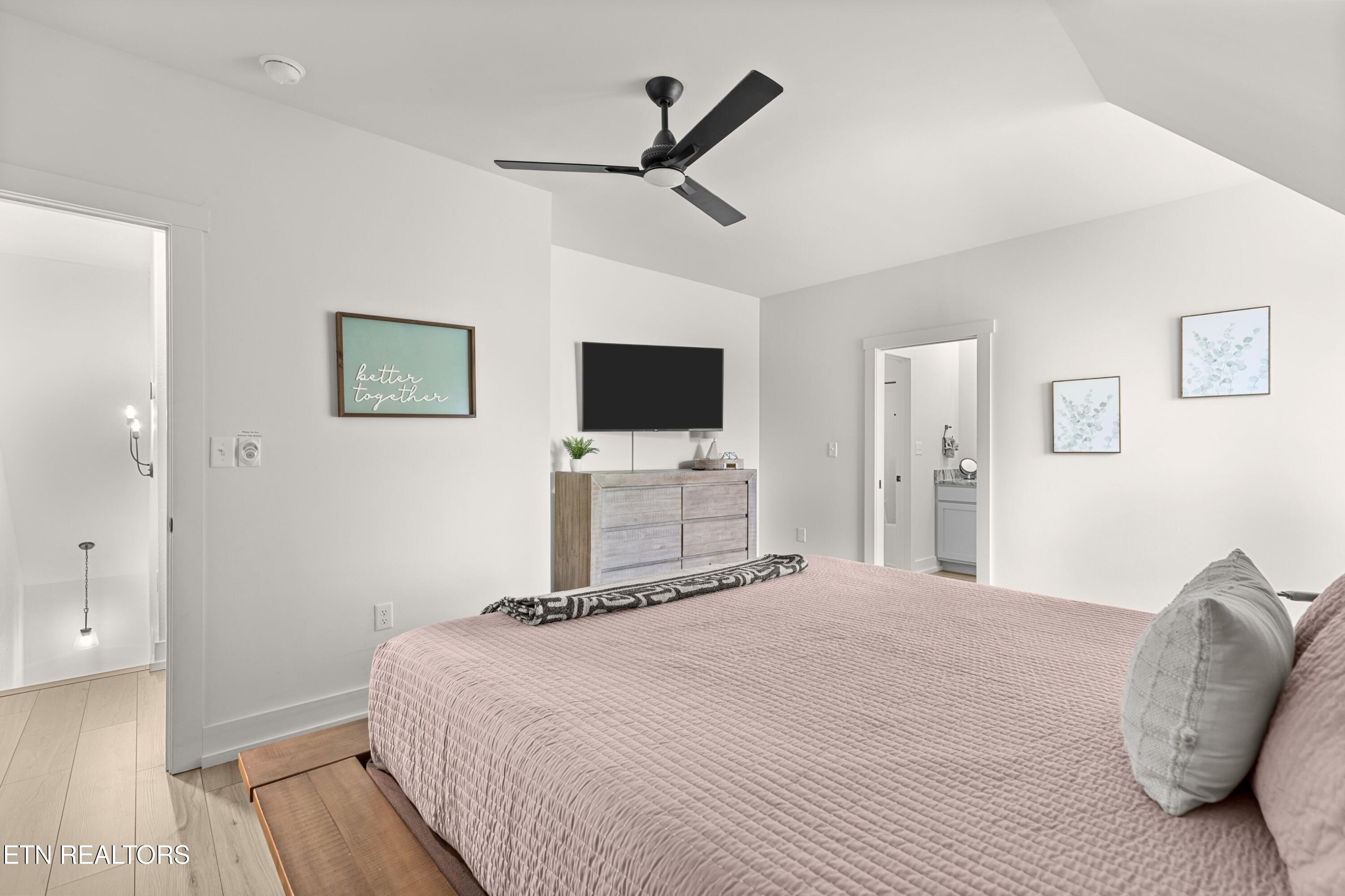 422 Fleeta Williams Way Pigeon Forge TN 37862