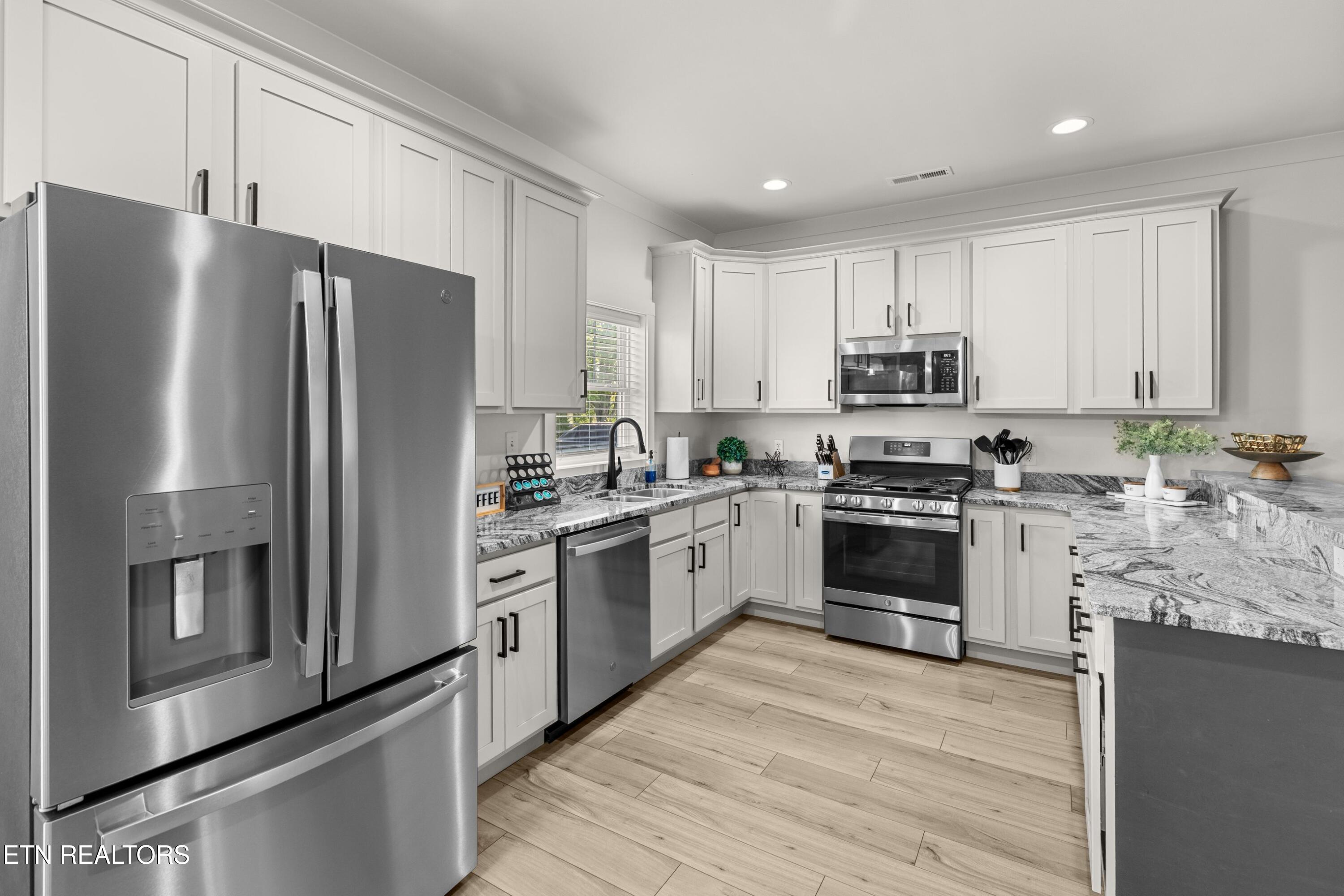422 Fleeta Williams Way Pigeon Forge TN 37862