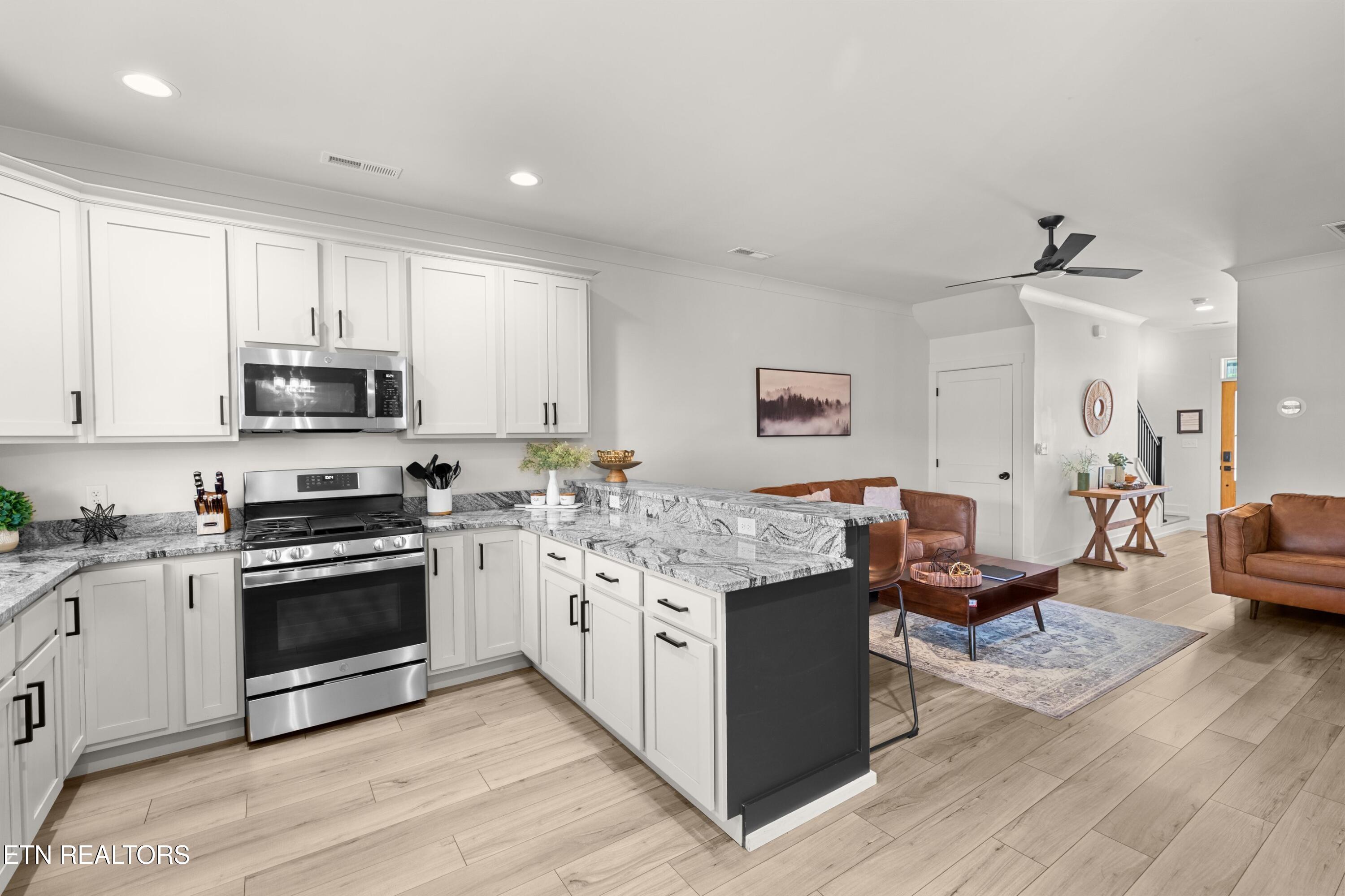 422 Fleeta Williams Way Pigeon Forge TN 37862