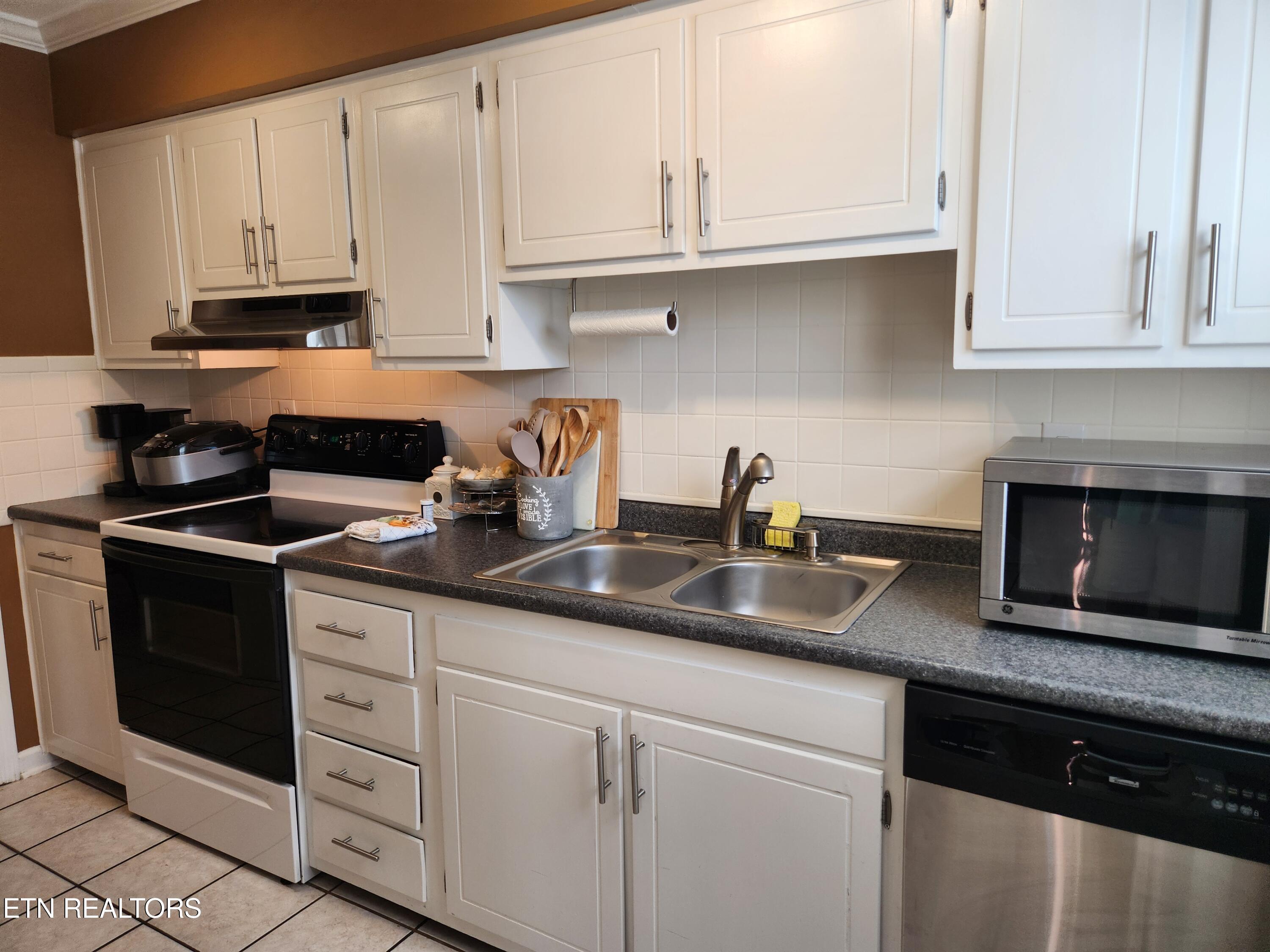 7041 Traditional Drive Knoxville TN 37909