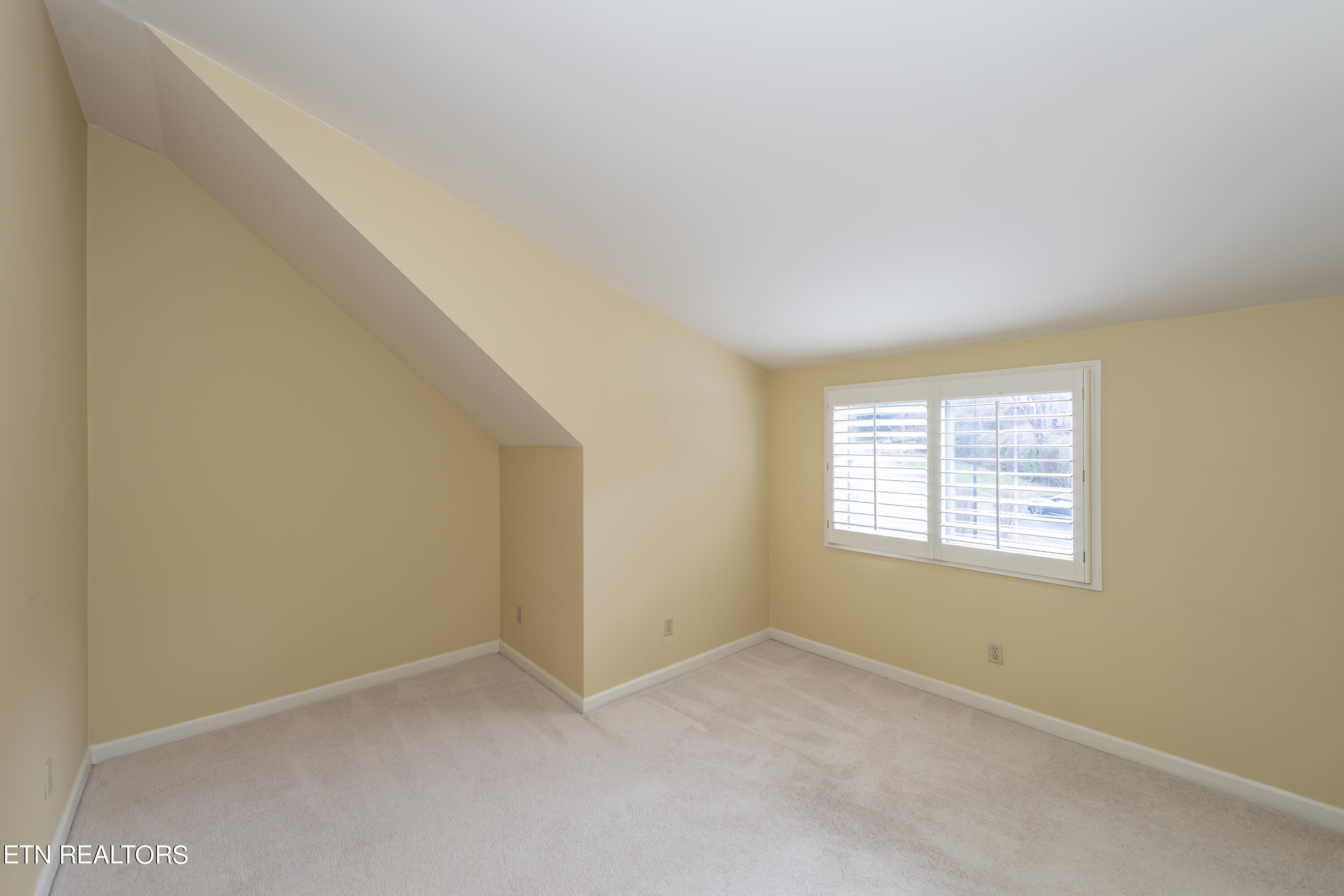 1124 Bordeaux Circle Knoxville TN 37919