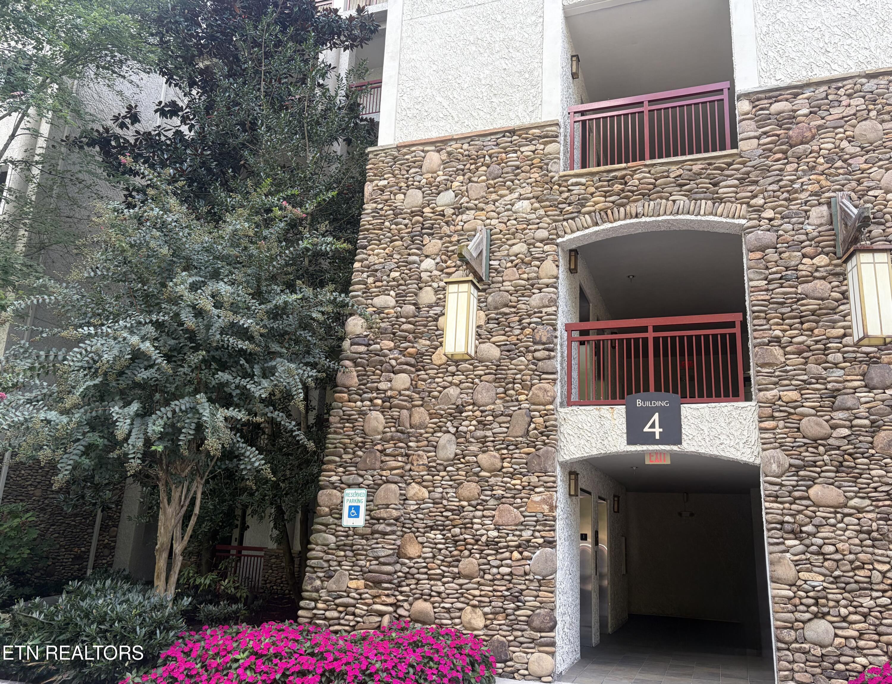 212 Dollywood Lane Pigeon Forge TN 37863
