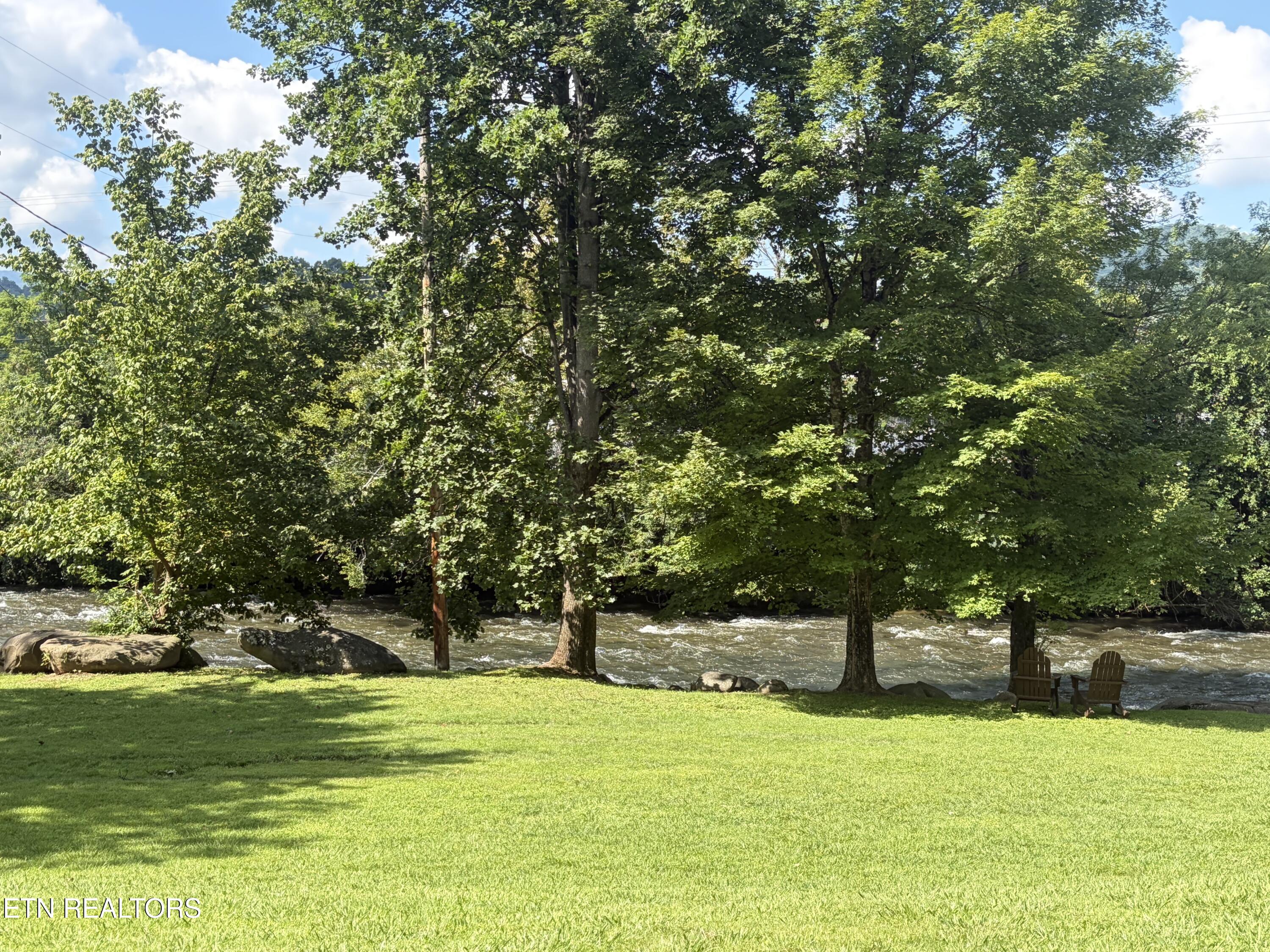 212 Dollywood Lane Pigeon Forge TN 37863