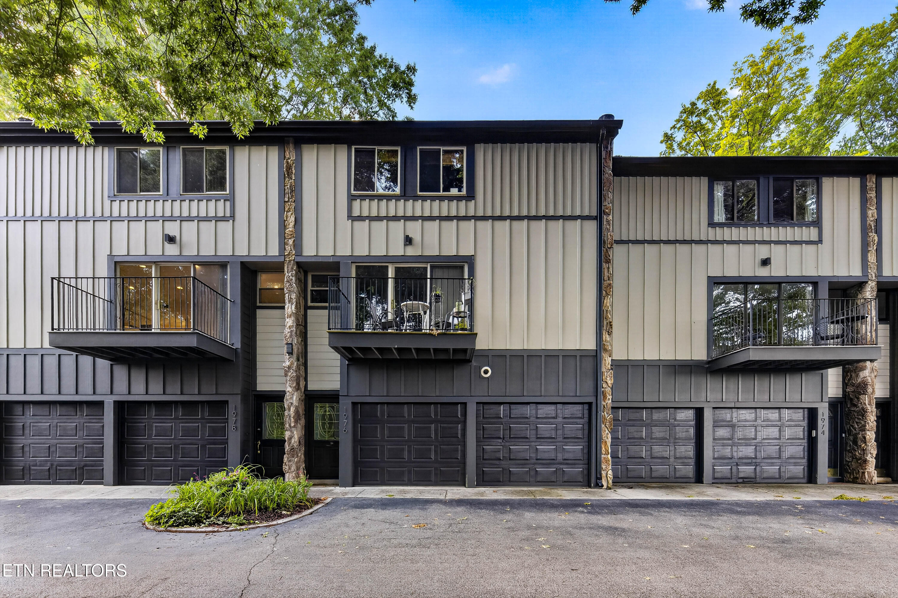 1976 Cherokee Bluff Drive Knoxville TN 37920