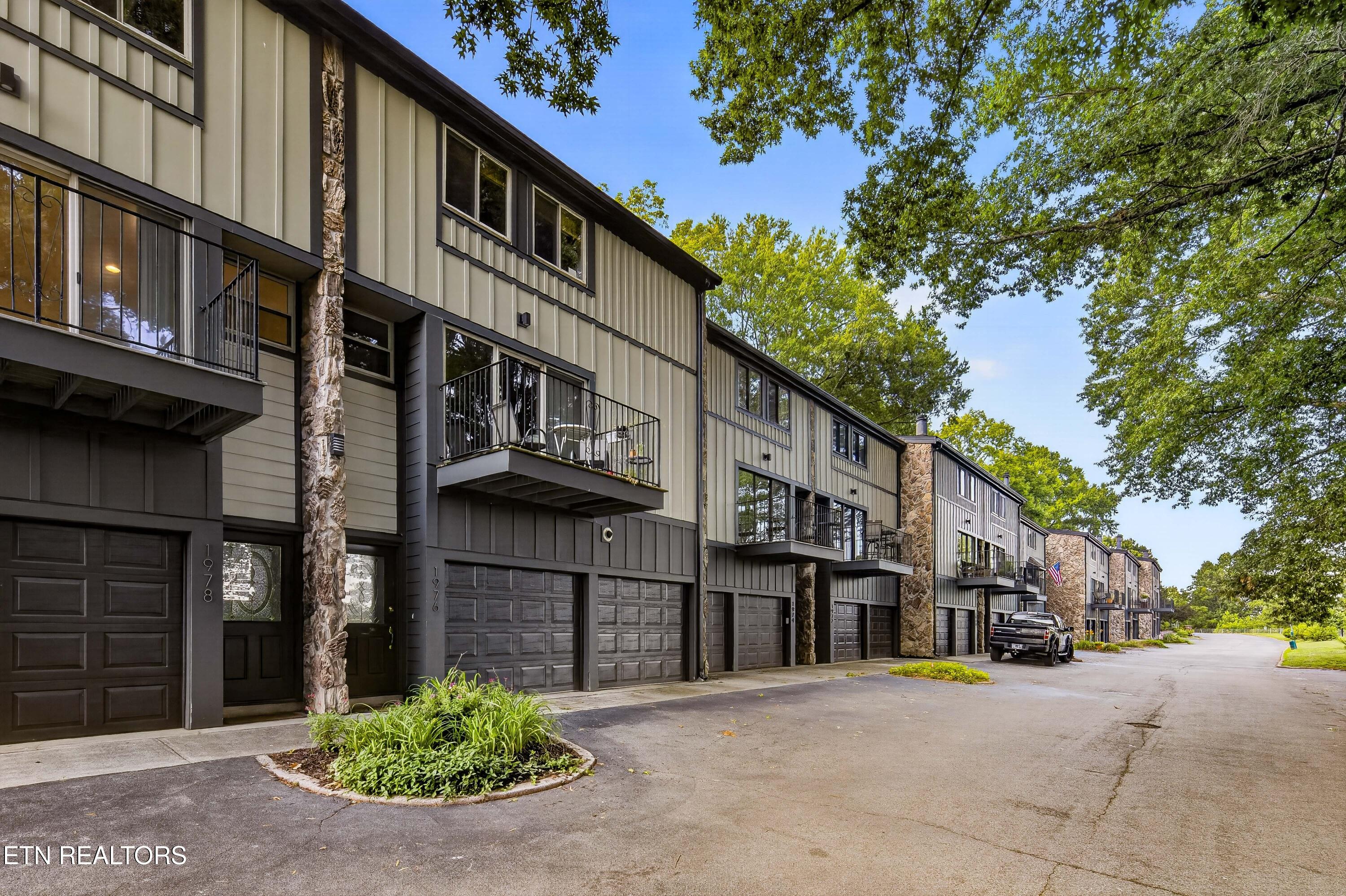 1976 Cherokee Bluff Drive Knoxville TN 37920