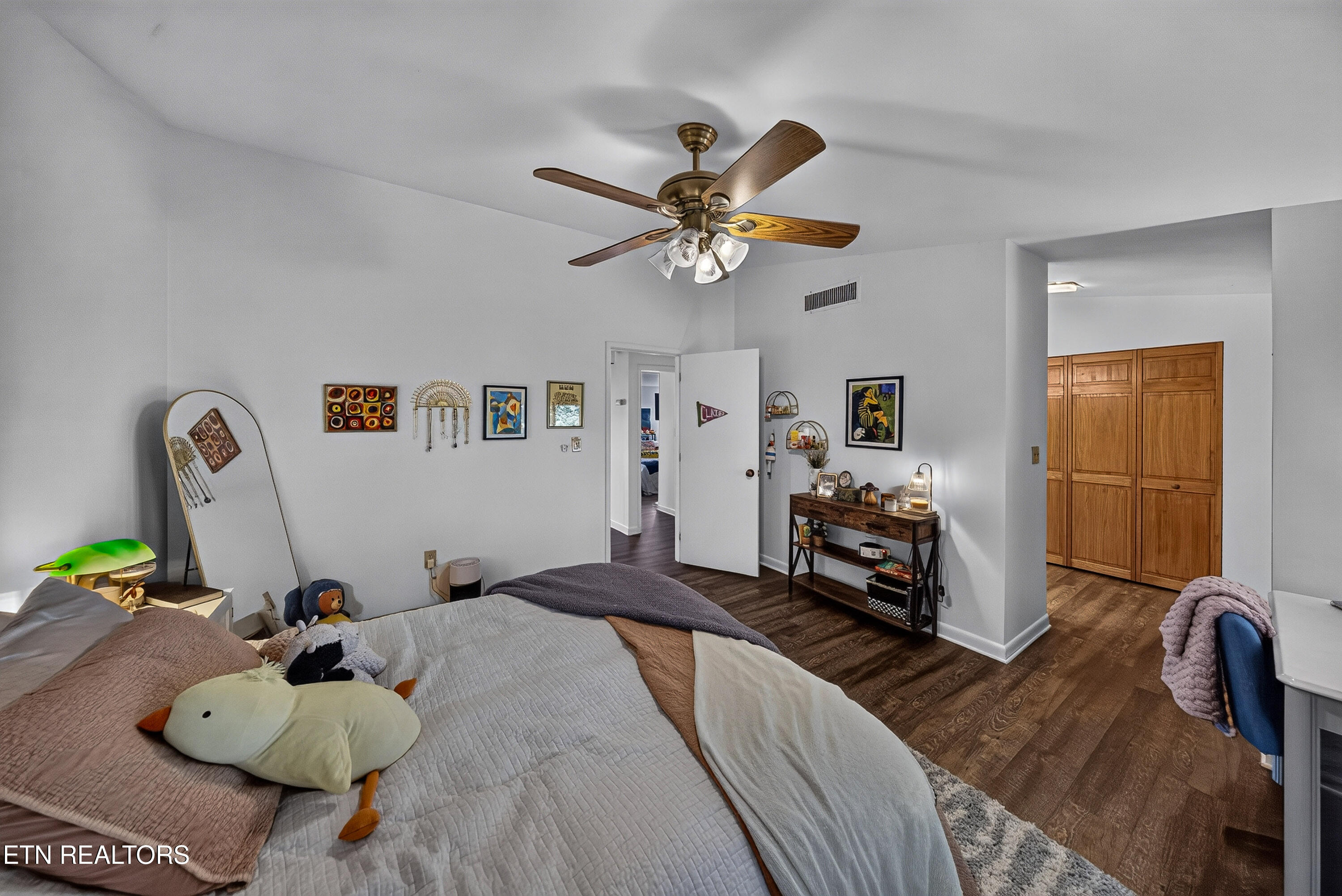 1976 Cherokee Bluff Drive Knoxville TN 37920