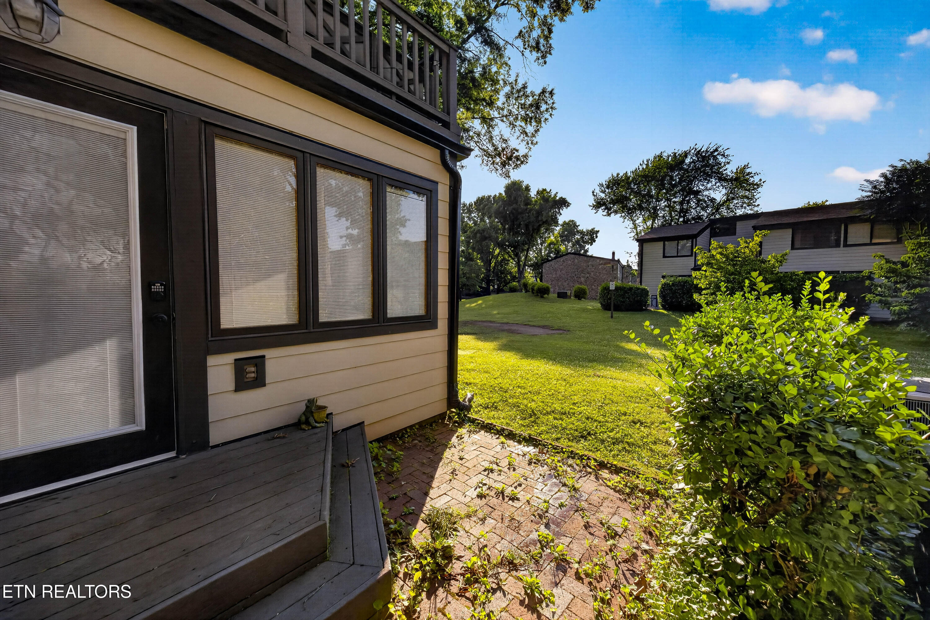 1976 Cherokee Bluff Drive Knoxville TN 37920