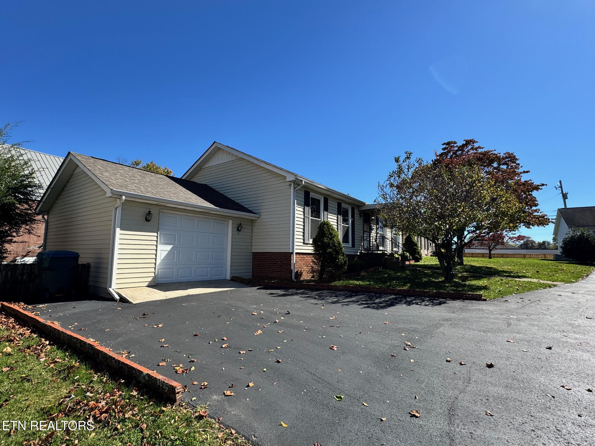 34 Hampton Square Crossville TN 38555