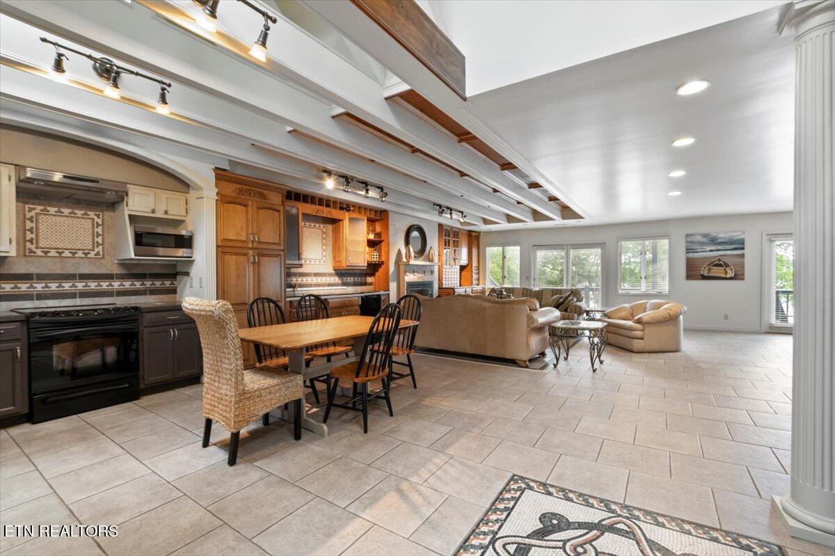 700 Shanghai Landing Lane Lafollette TN 37766