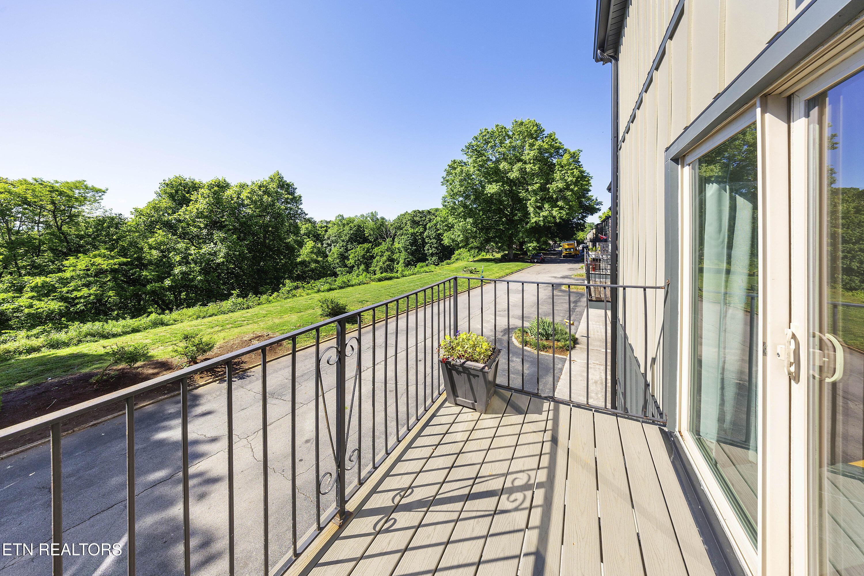 1954 Cherokee Bluff Drive Knoxville TN 37920