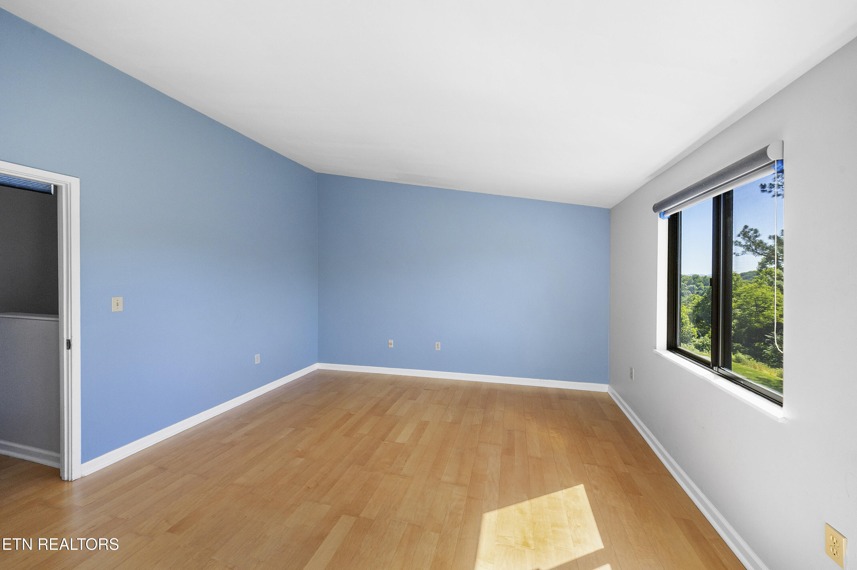 1954 Cherokee Bluff Drive Knoxville TN 37920
