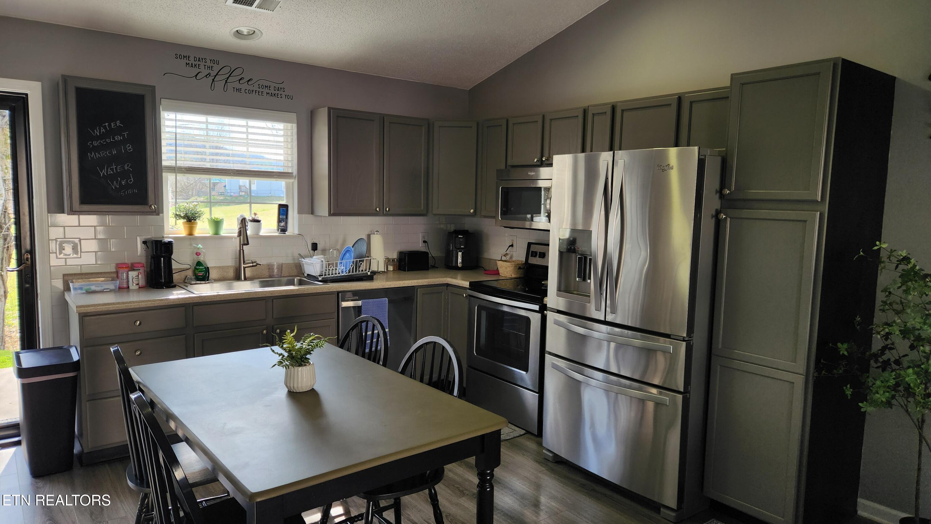 261 Dumplin Lane Kodak TN 37764
