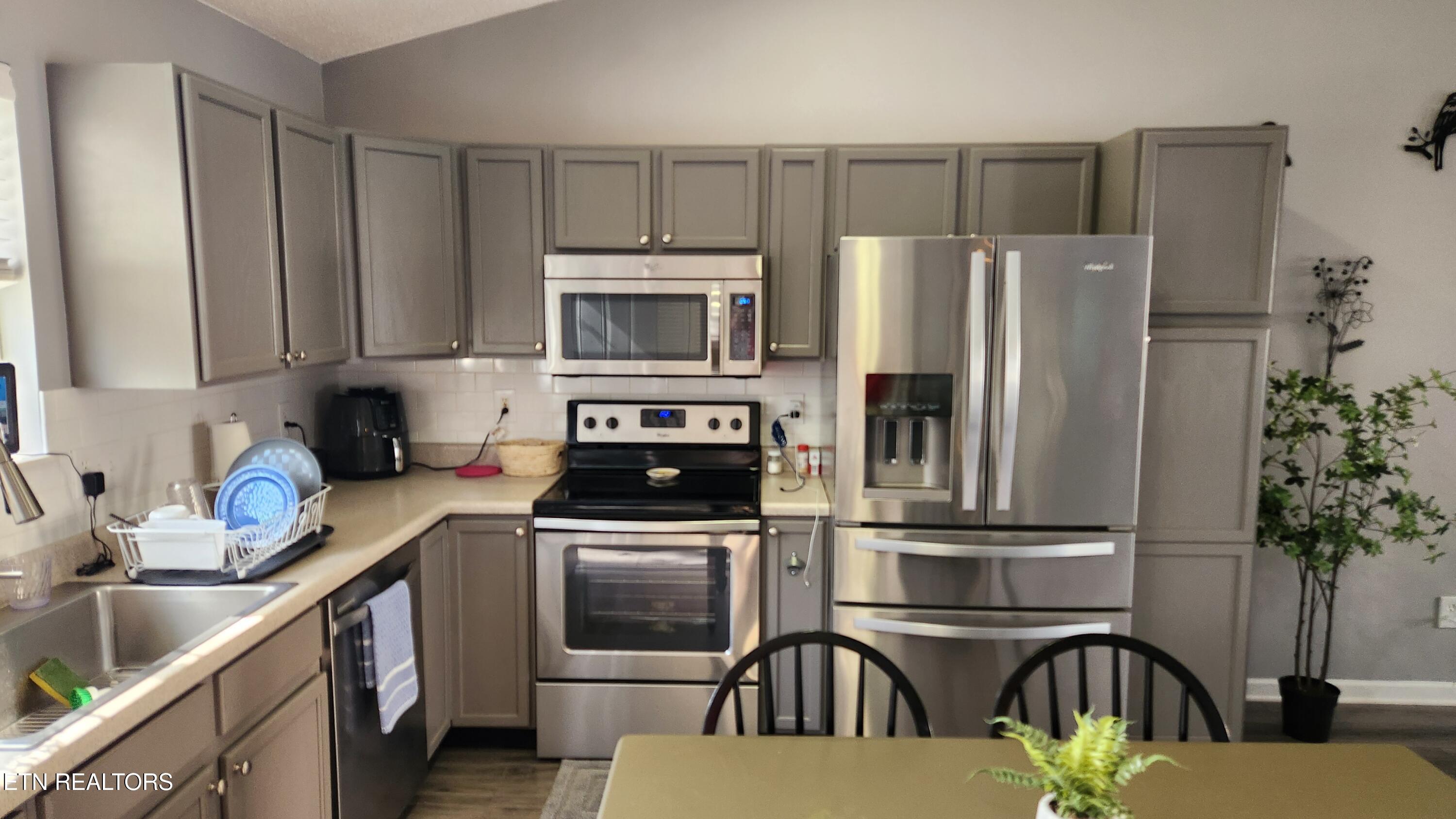 261 Dumplin Lane Kodak TN 37764