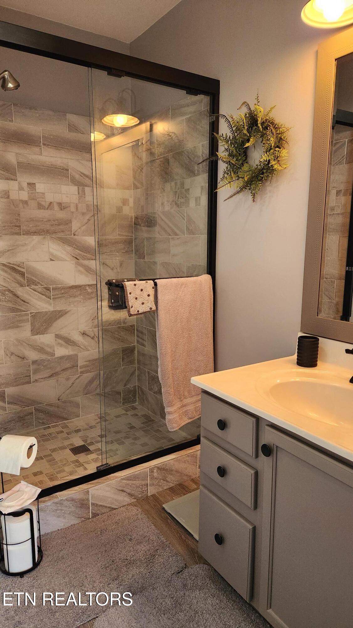 261 Dumplin Lane Kodak TN 37764