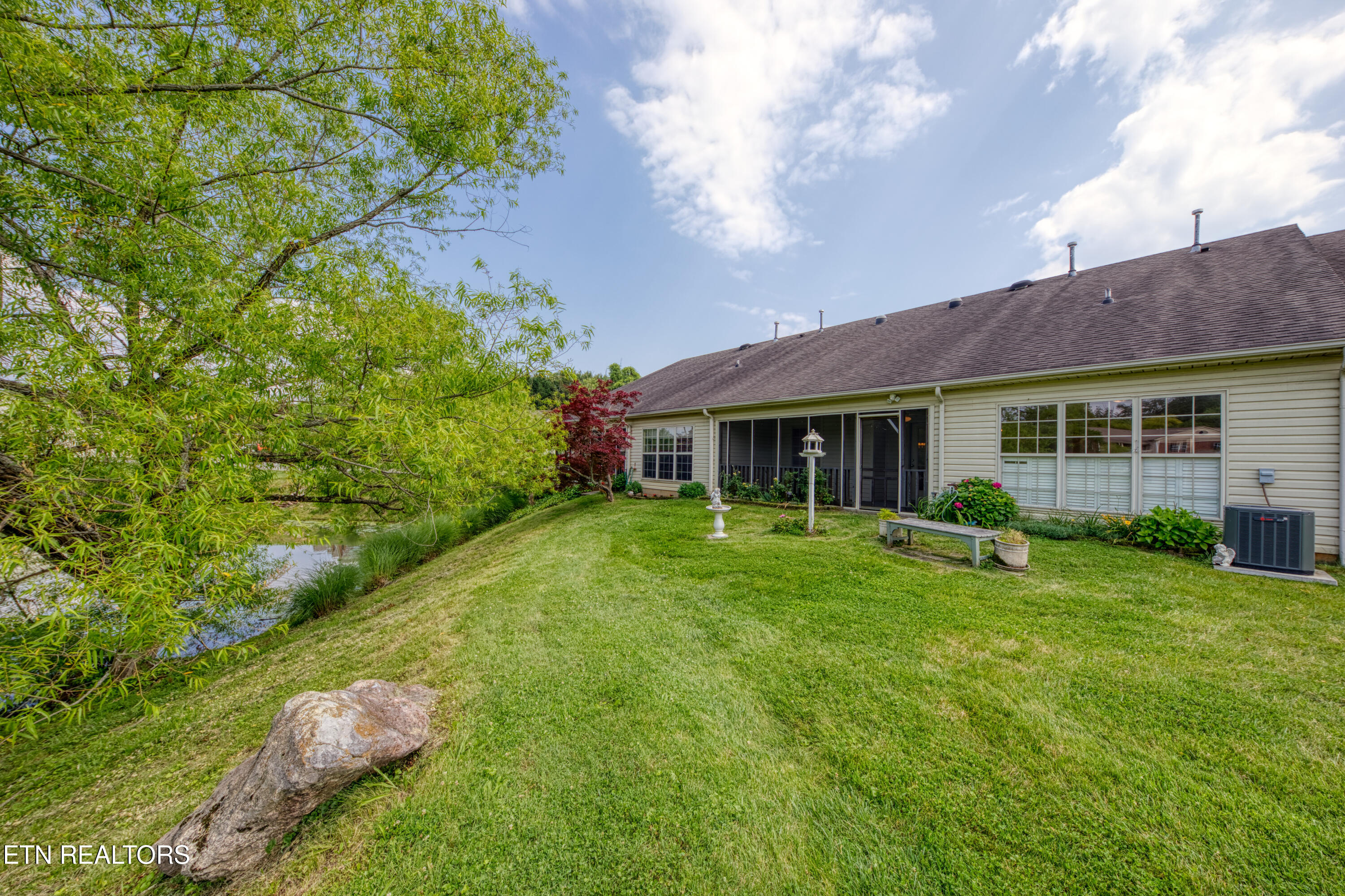 674 Applegate Lane Knoxville TN 37934
