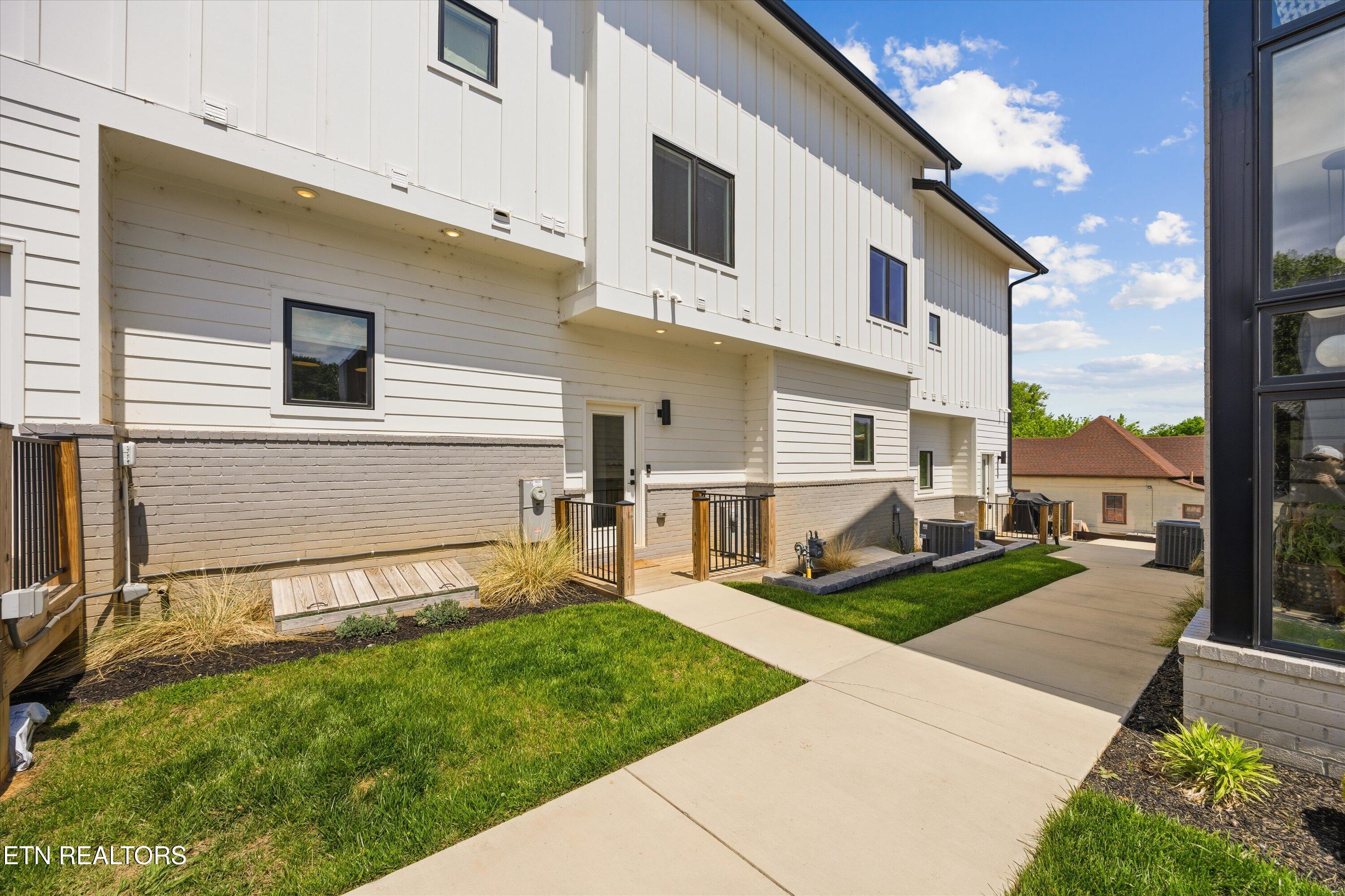 902 Phillips Avenue Knoxville TN 37920