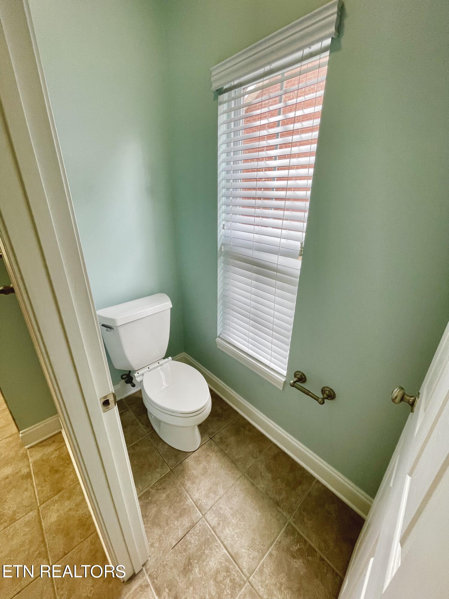 5551 Beverly Square Way Knoxville TN 37918