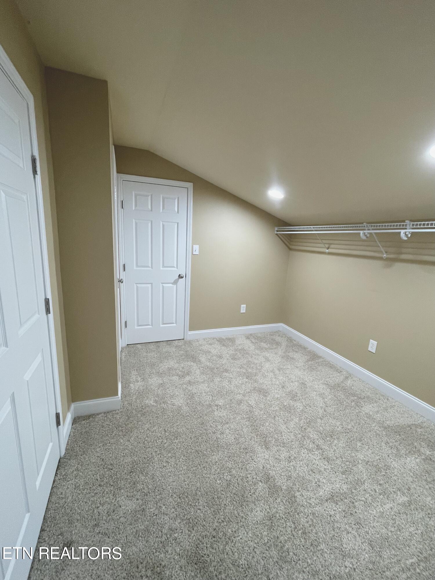 5551 Beverly Square Way Knoxville TN 37918