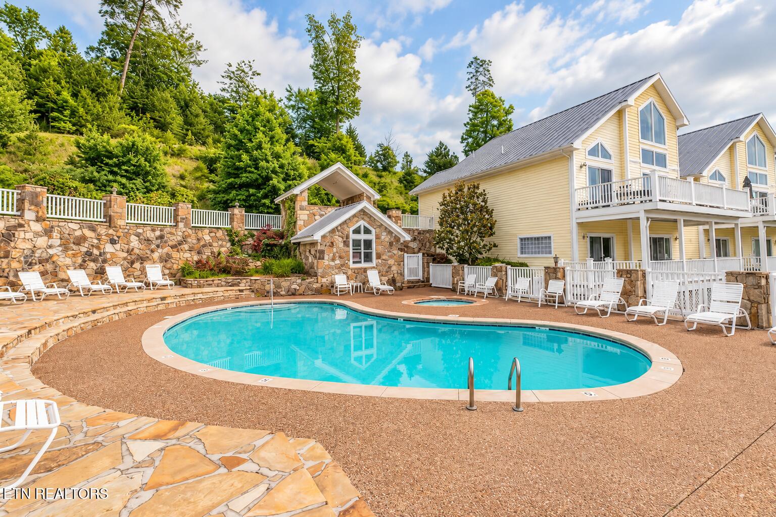 195 N Deer Village Lane Lafollette TN 37766